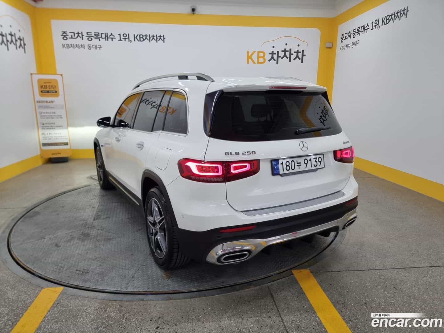 GLB-Class Mercedes-Benz 2021.0-OUTER-002