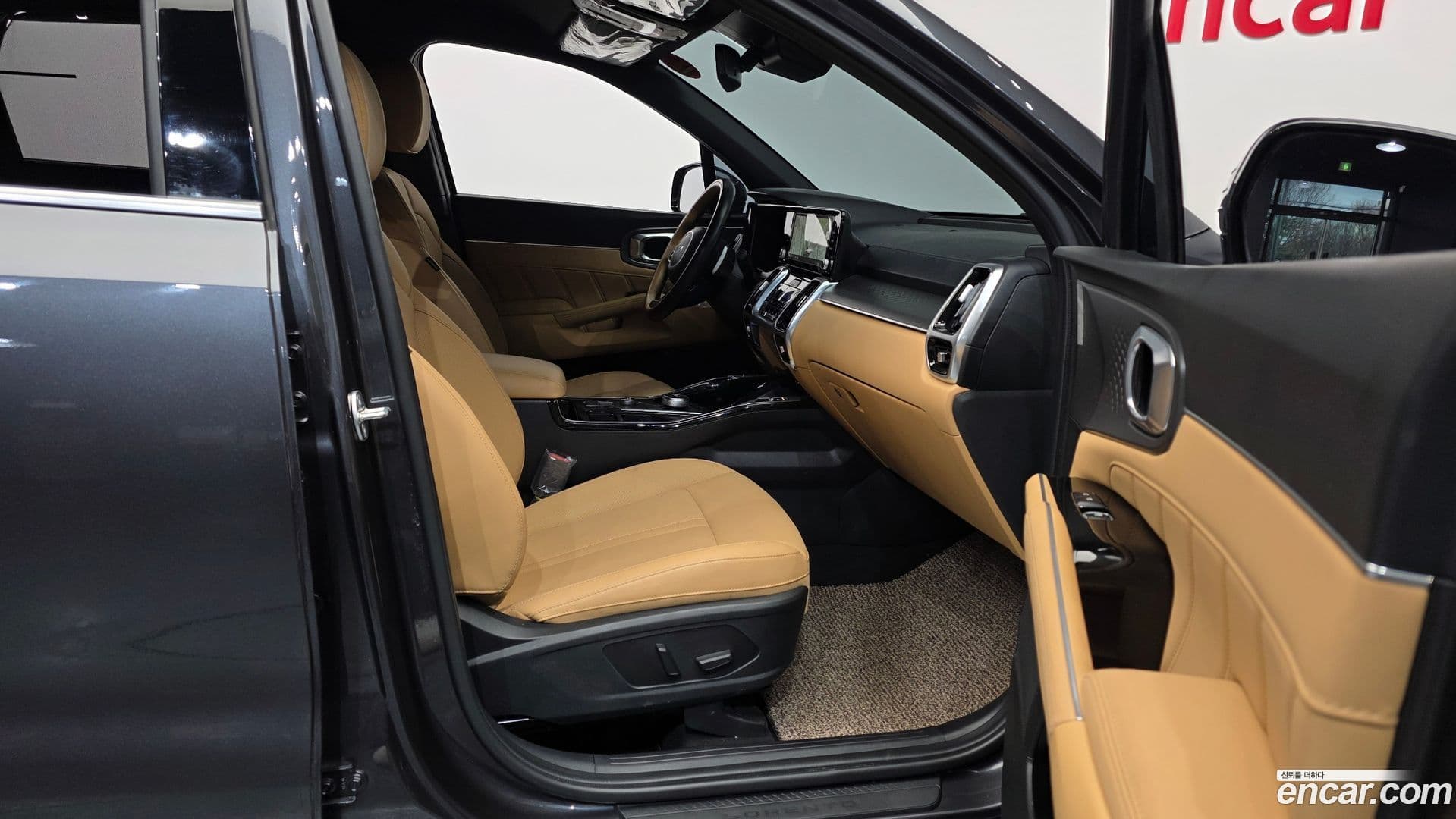 Main__Slider__Photo:Sorento Kia 2023.4-10