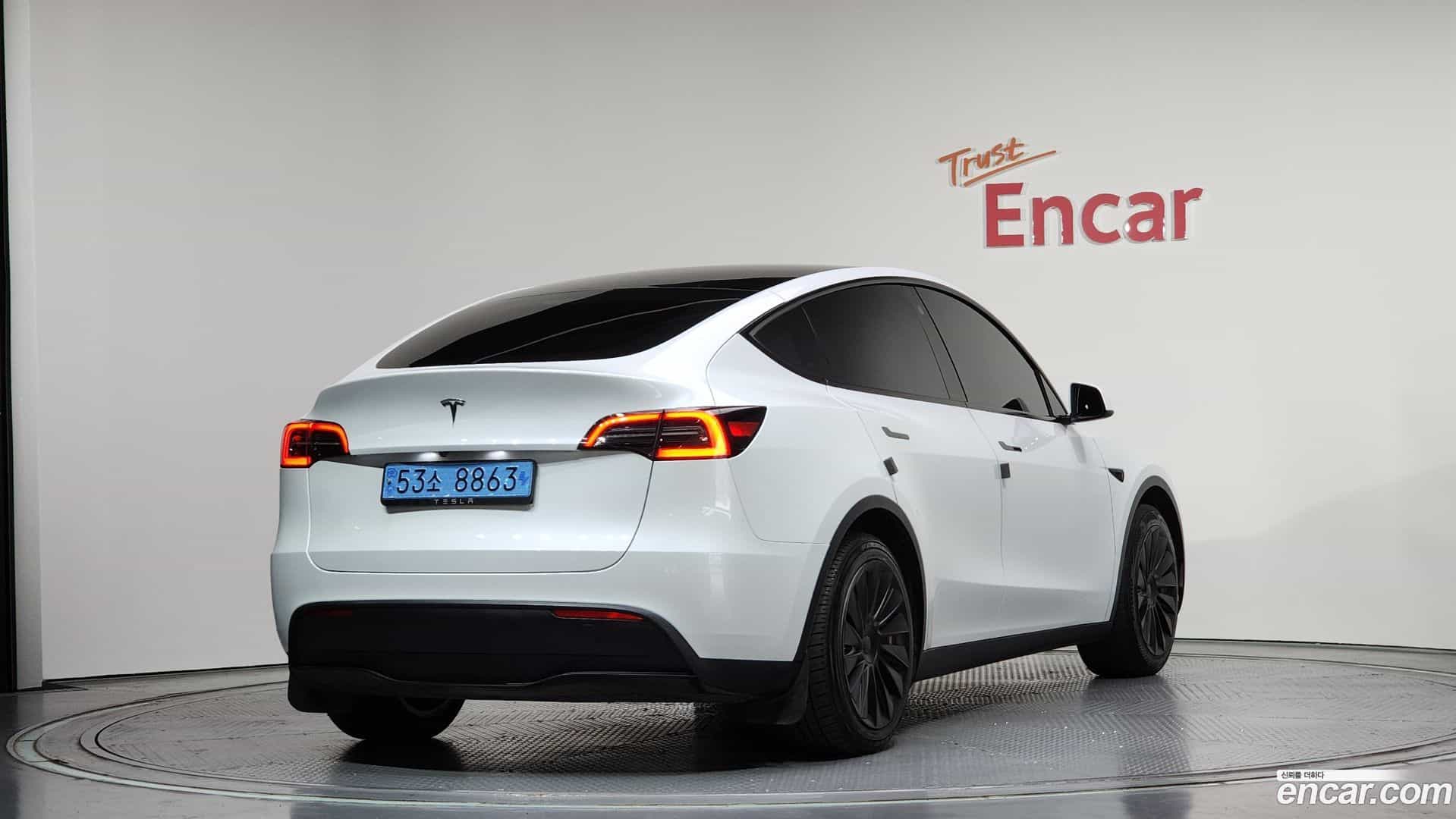 Model Y Tesla 2023.10-OUTER-002