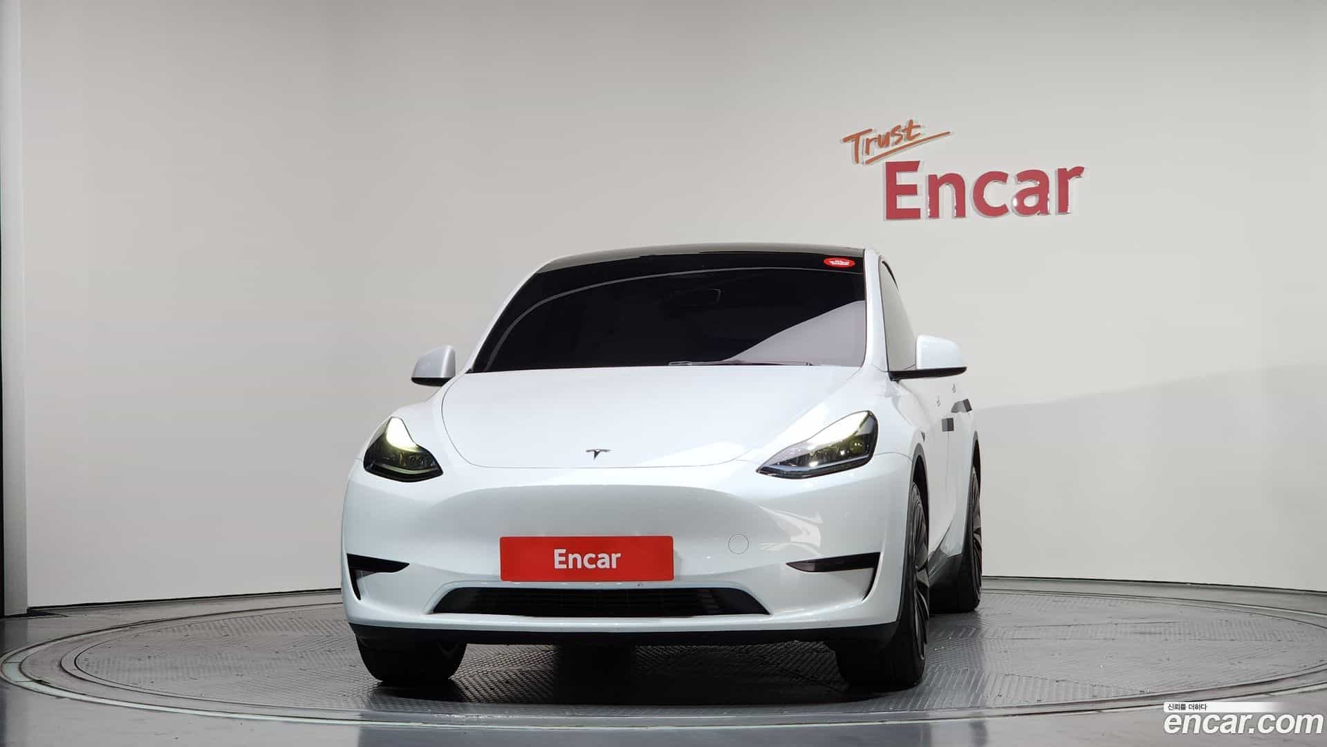 Model Y Tesla 2023.10-OUTER-003