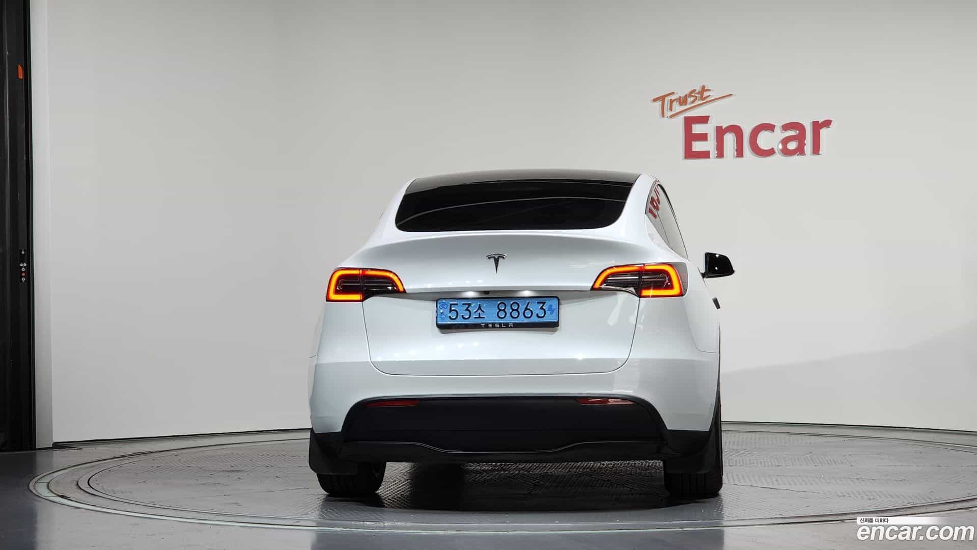 Model Y Tesla 2023.10-OUTER-004