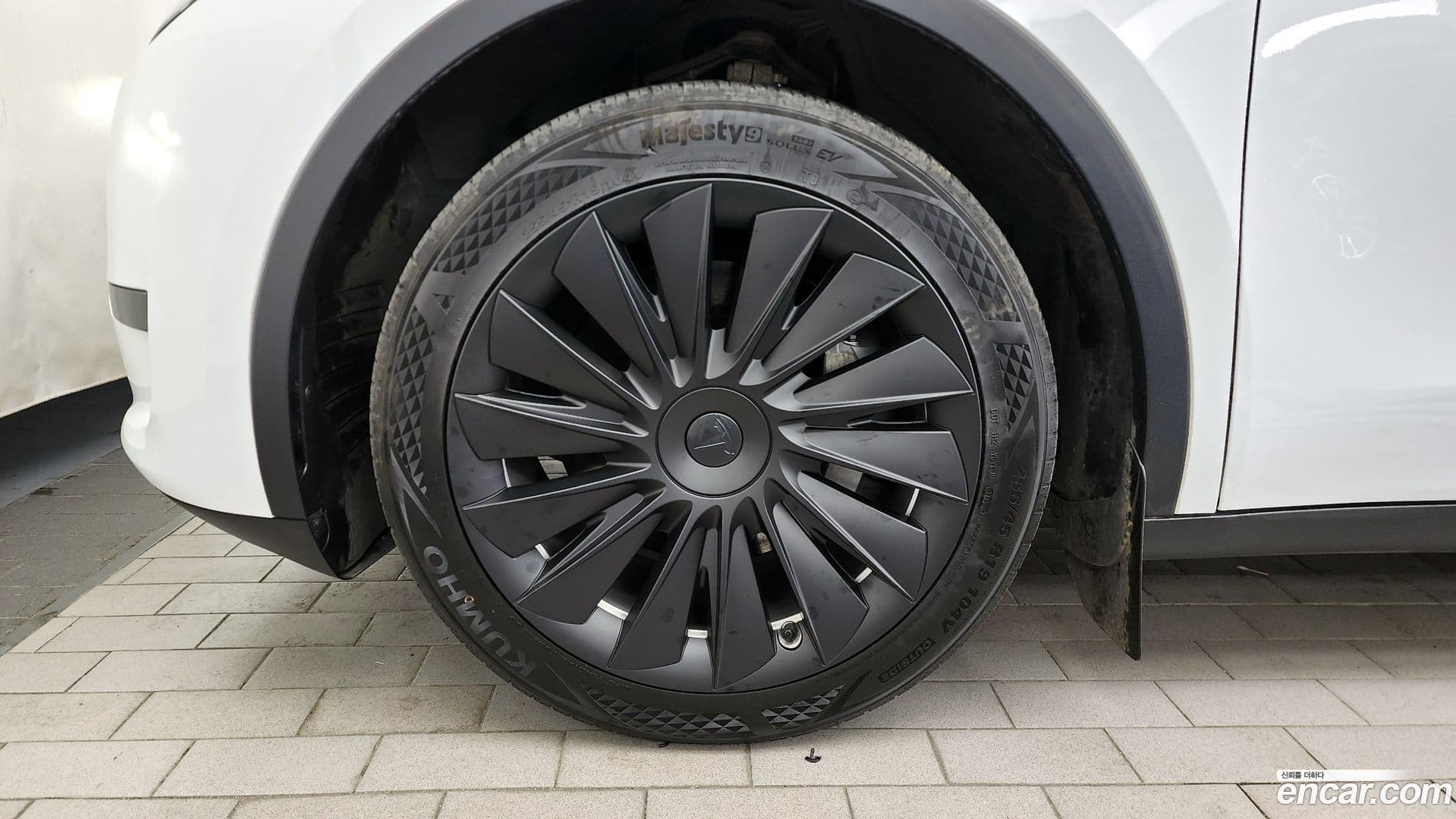 Main__Slider__Photo:Model Y Tesla 2023.10-4