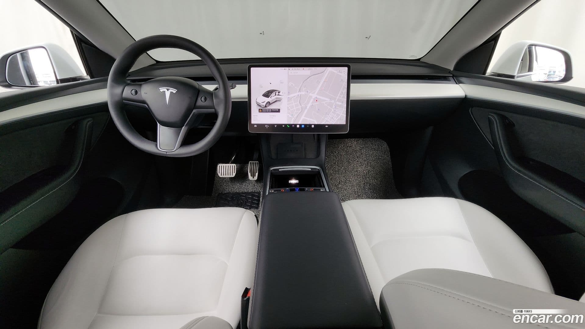 Main__Slider__Photo:Model Y Tesla 2023.10-6