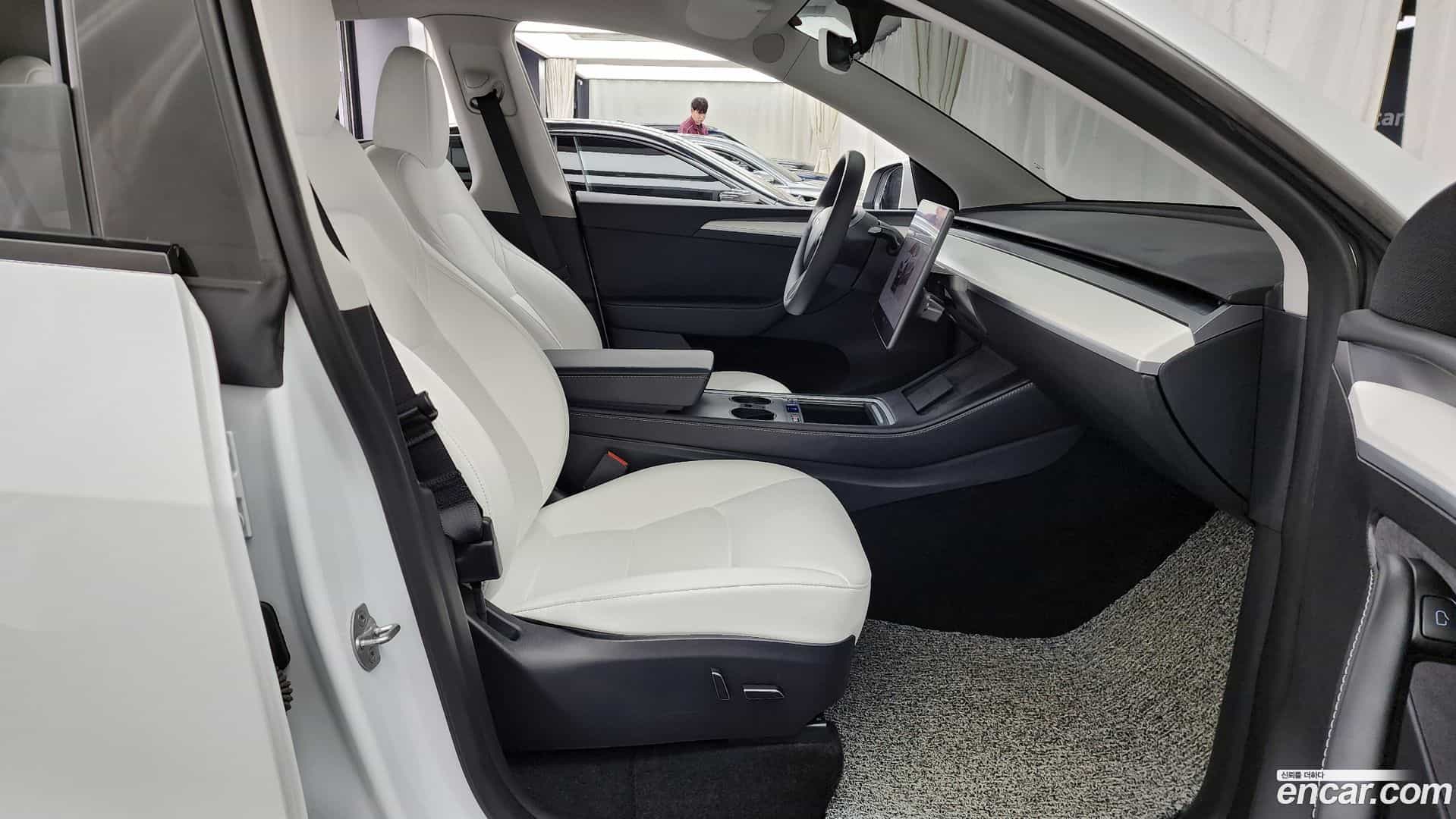 Model Y Tesla 2023.10-OPTION-015