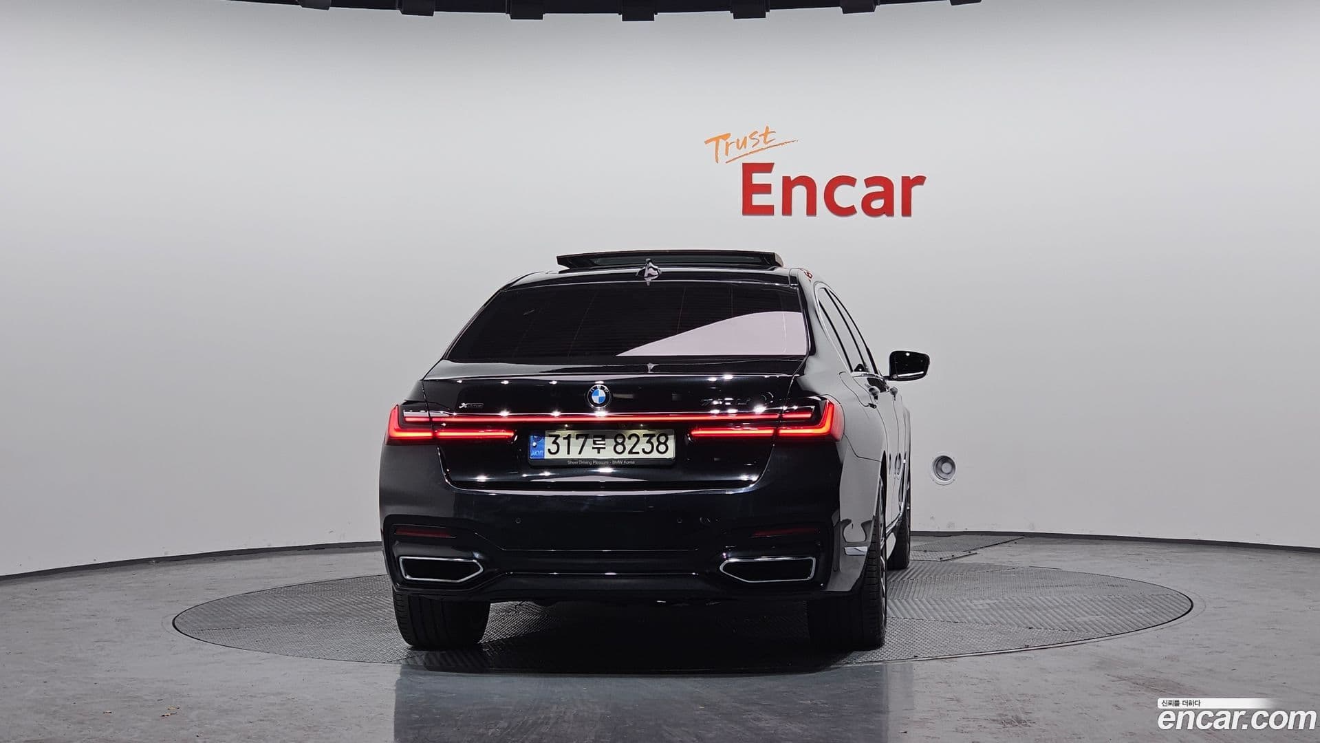 Main__Slider__Photo:7-Series BMW 2020.11-3