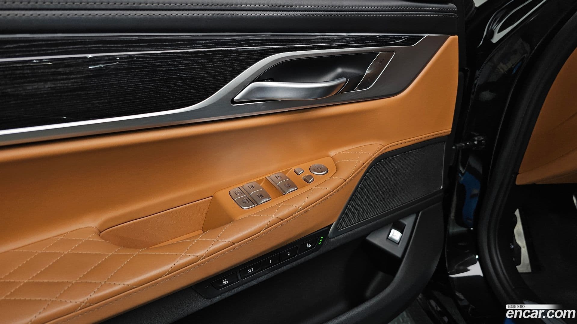 Main__Slider__Photo:7-Series BMW 2020.11-17