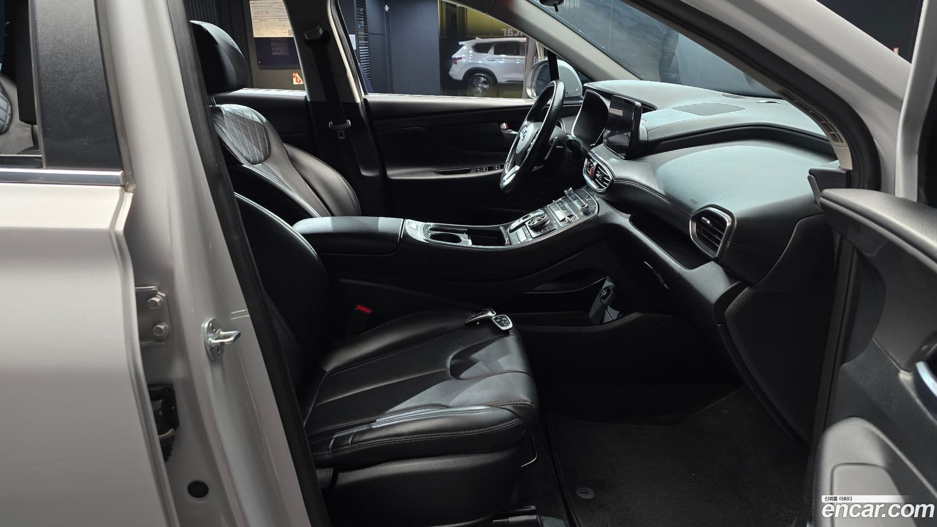 Main__Slider__Photo:Santafe Hyundai 2021.5-10