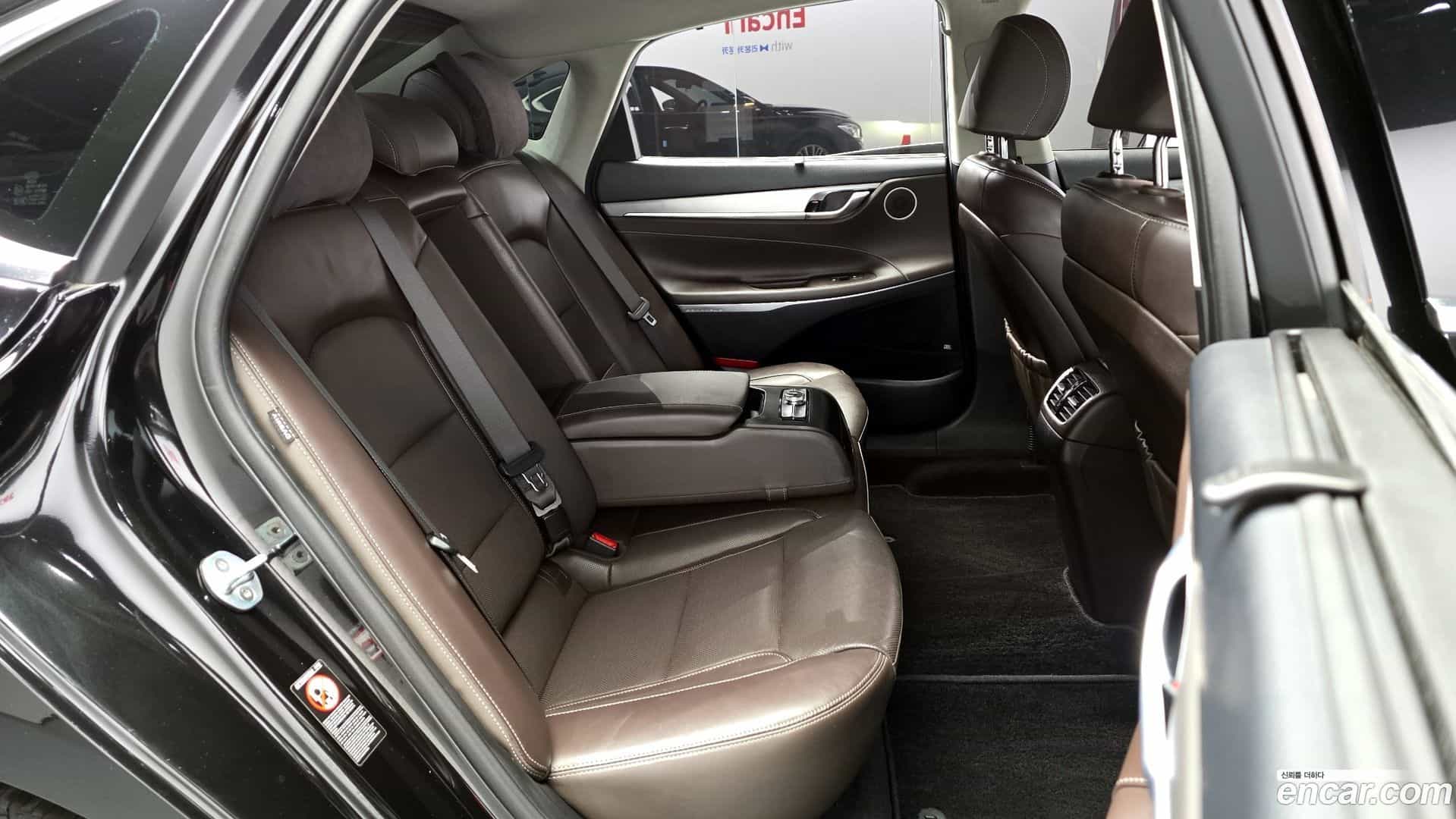 Grandeur Hyundai 2019.3-OPTION-016