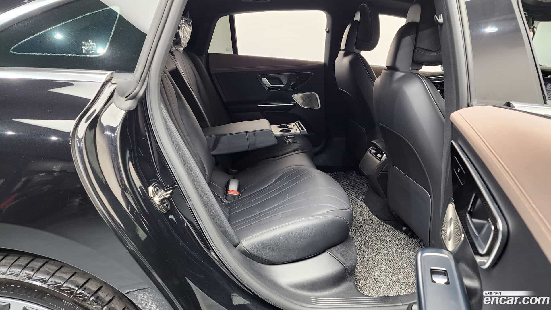 EQE Mercedes-Benz 2023.2-OPTION-016