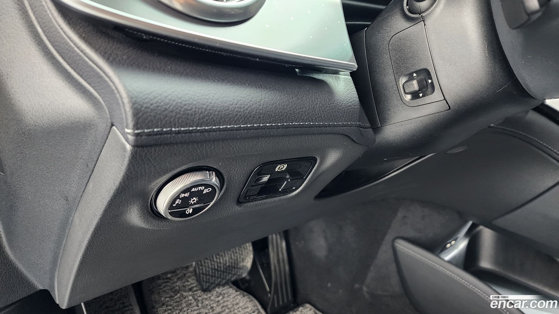 Main__Slider__Photo:EQE Mercedes-Benz 2023.2-13