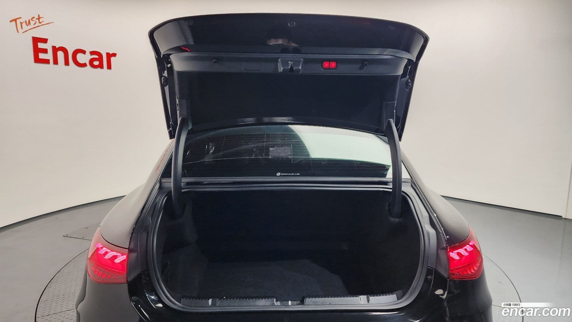 Main__Slider__Photo:EQE Mercedes-Benz 2023.2-19