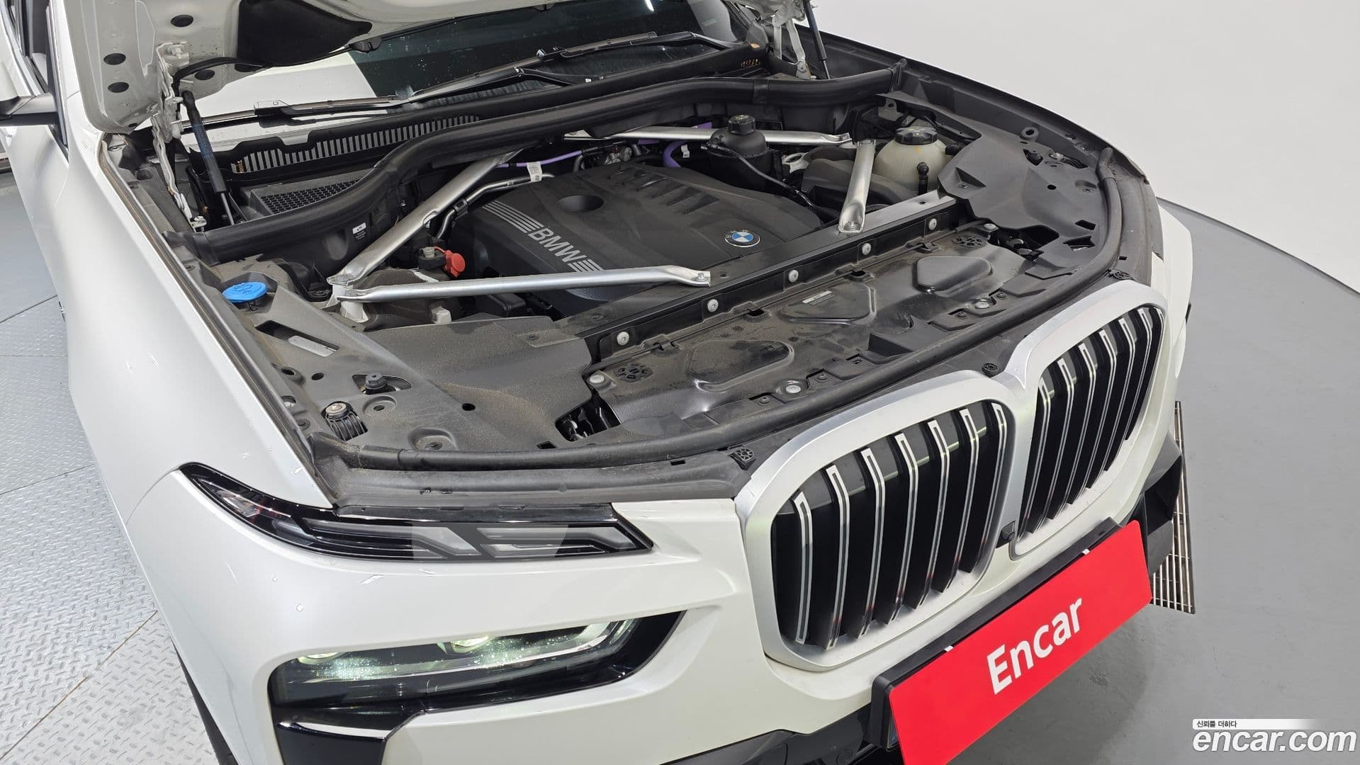 Main__Slider__Photo:X7 BMW 2025.1-5