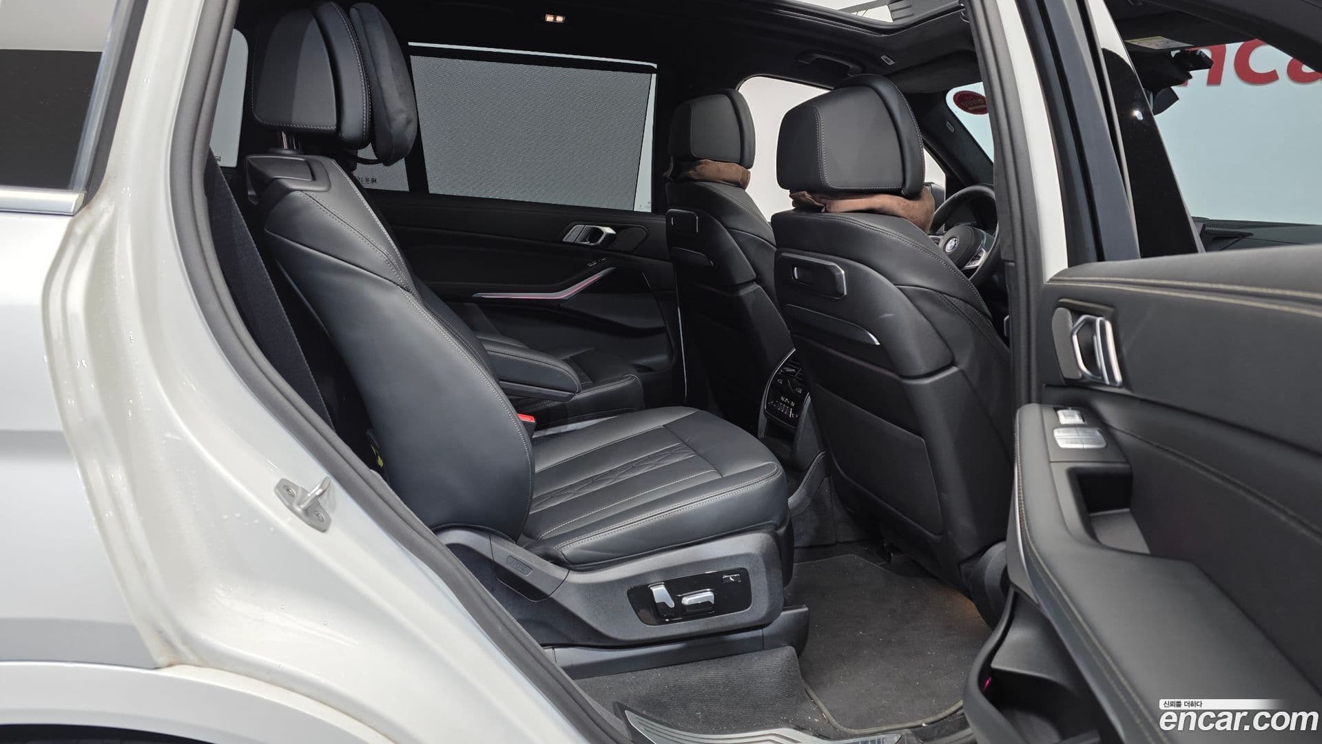 Main__Slider__Photo:X7 BMW 2025.1-11