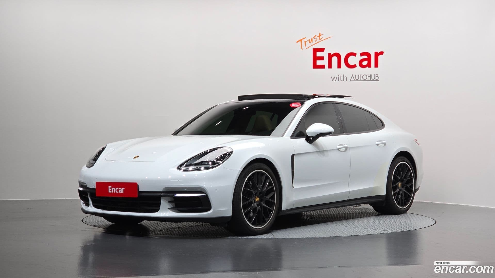 Main__Slider__Photo:Panamera Porsche 2018.2-0