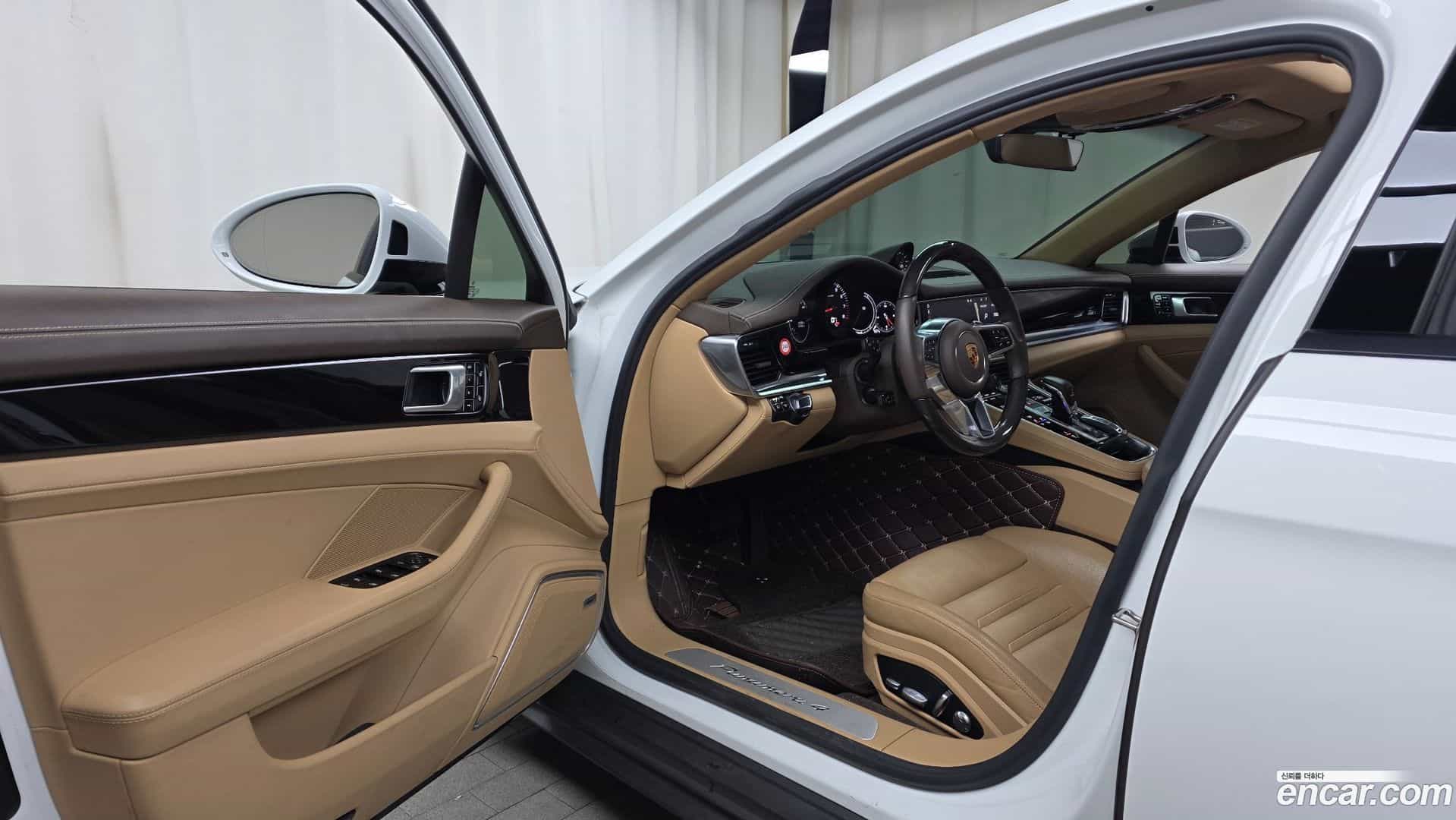 Panamera Porsche 2018.2-INNER-010