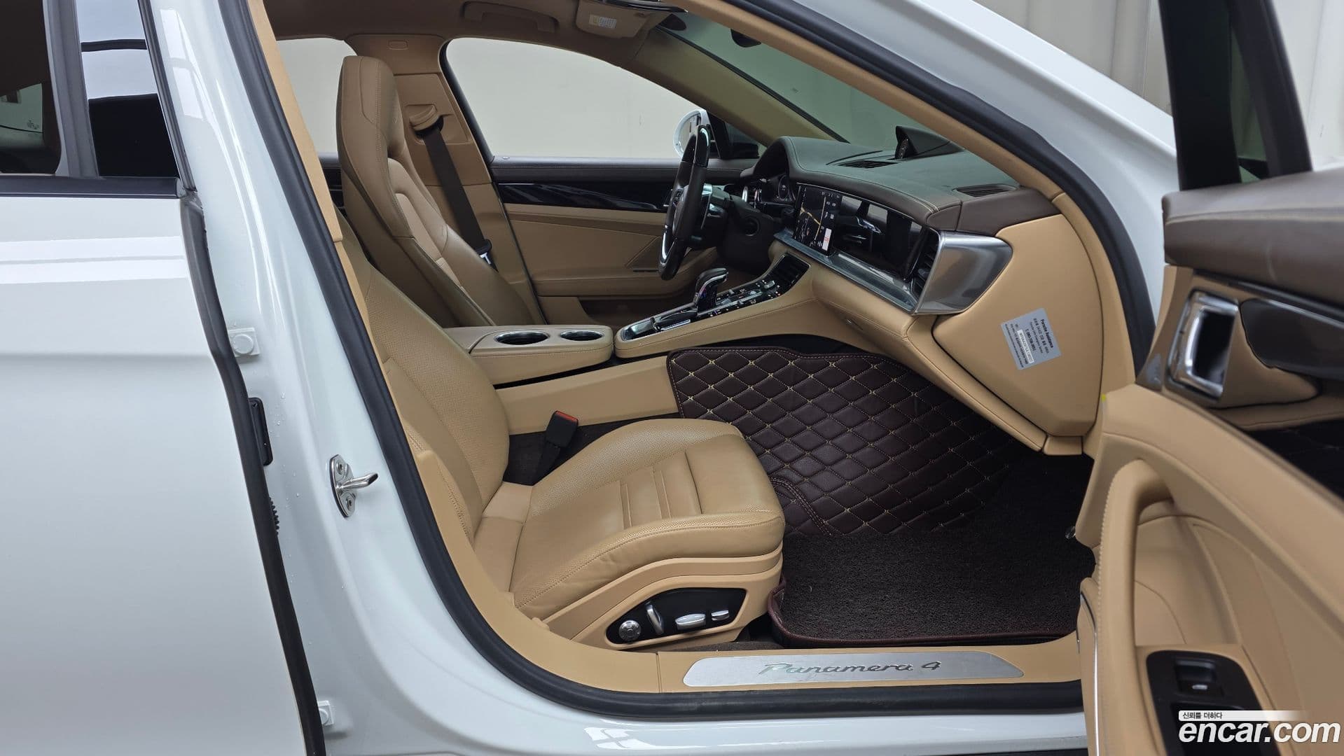 Main__Slider__Photo:Panamera Porsche 2018.2-10