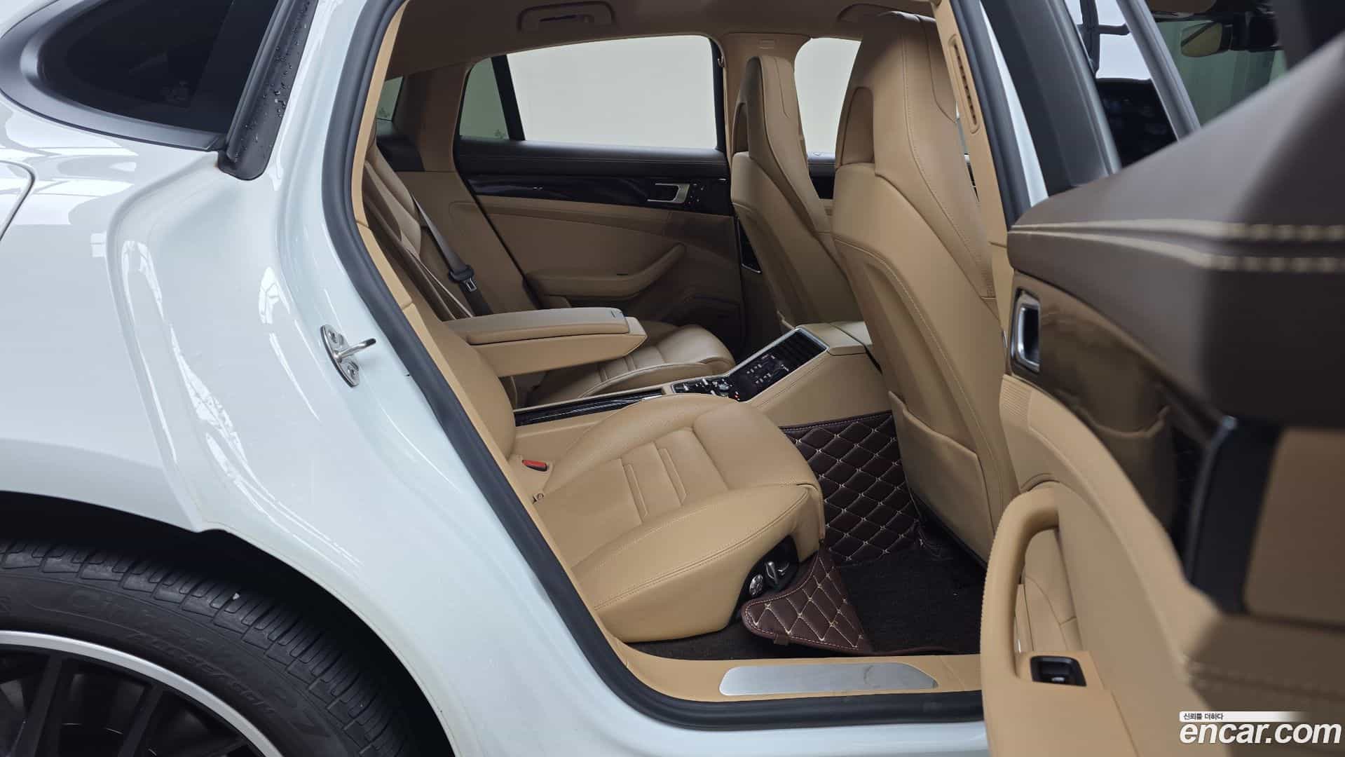 Panamera Porsche 2018.2-OPTION-016