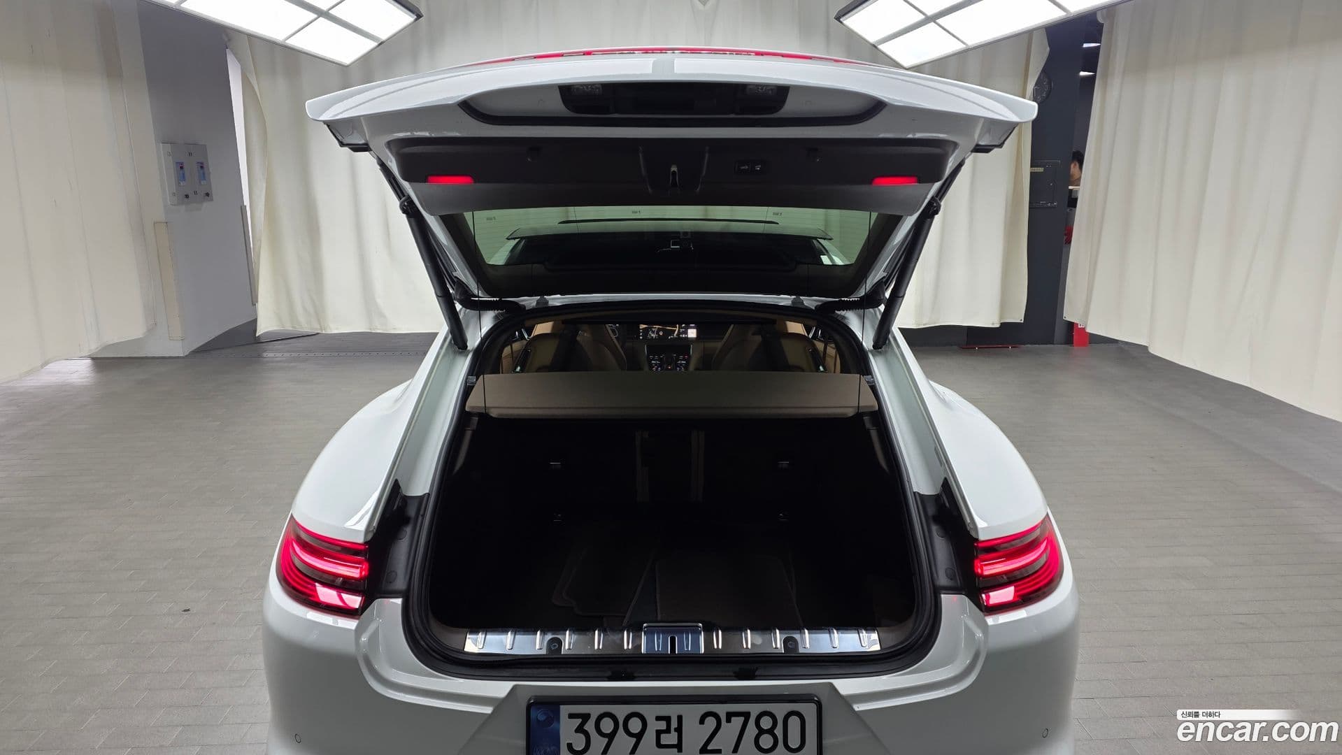 Main__Slider__Photo:Panamera Porsche 2018.2-19