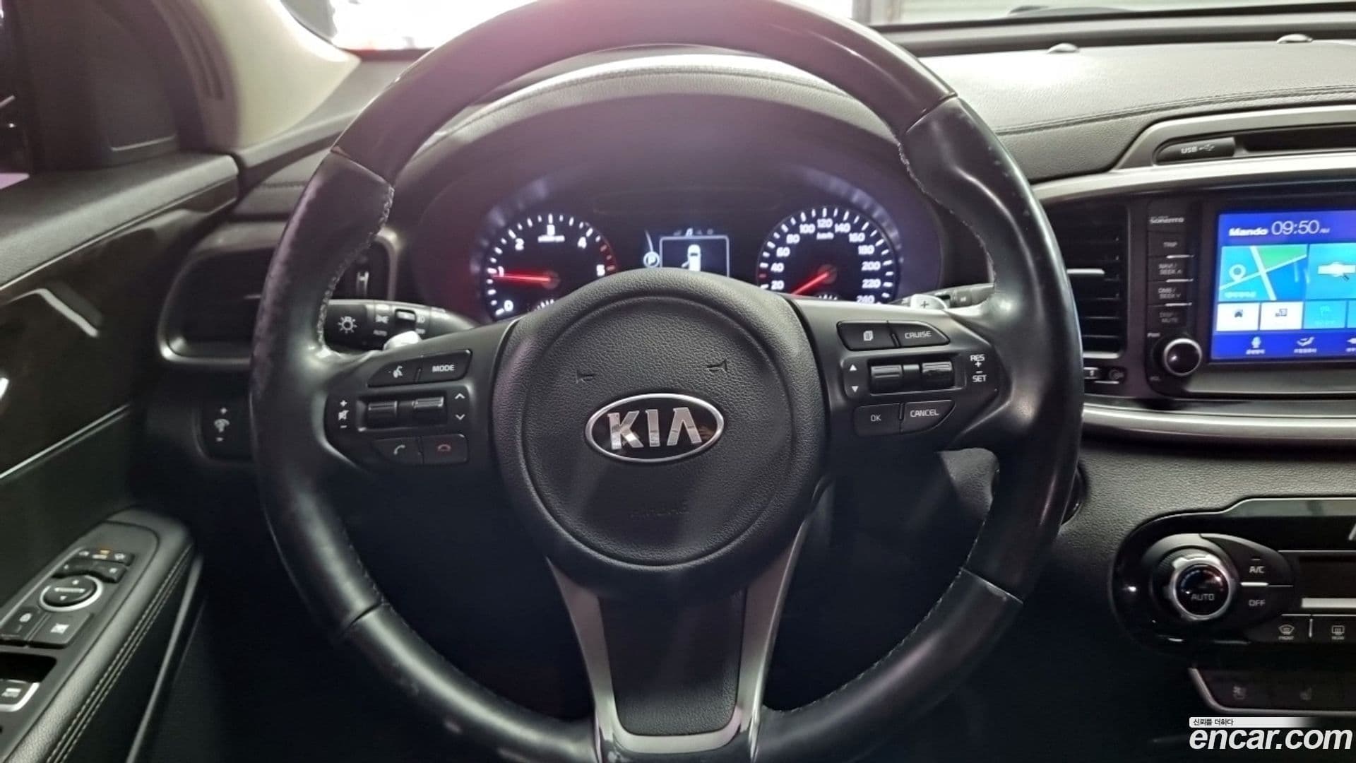 Main__Slider__Photo:Sorento Kia 2016.8-8