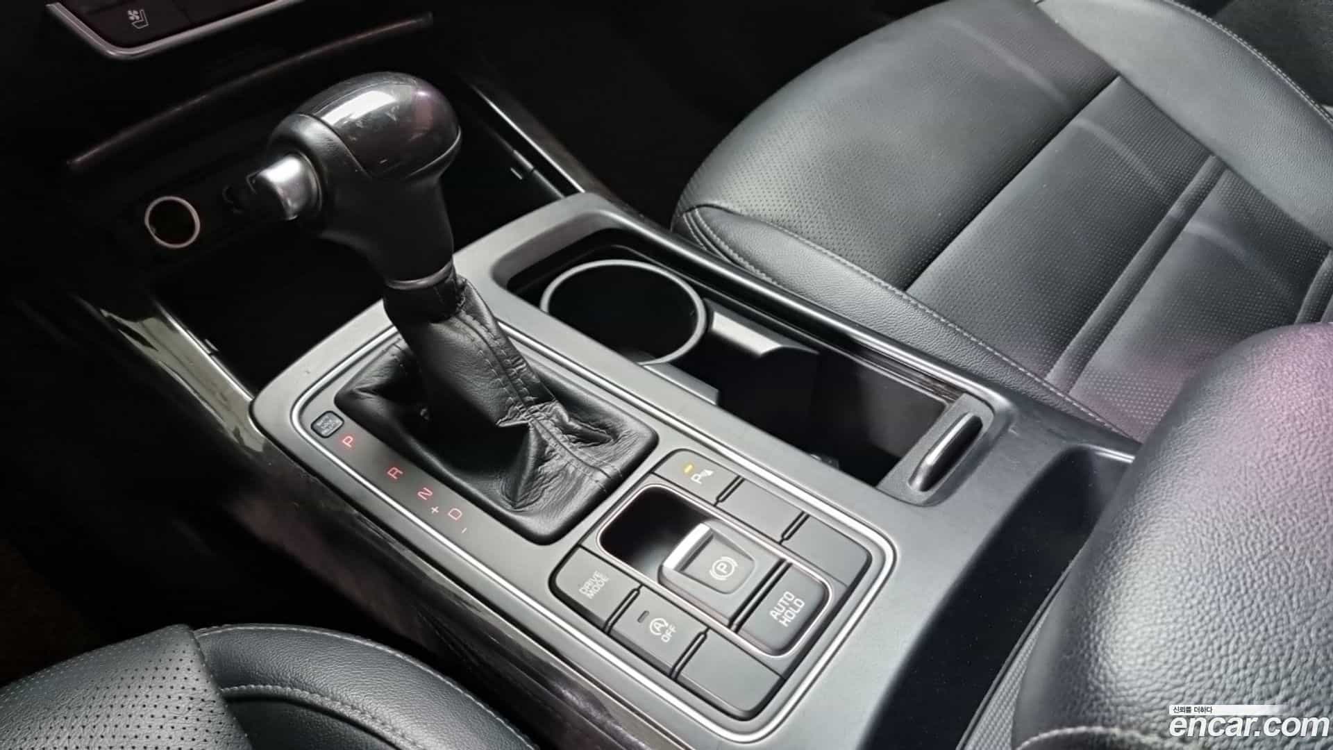 Sorento Kia 2016.8-OPTION-016