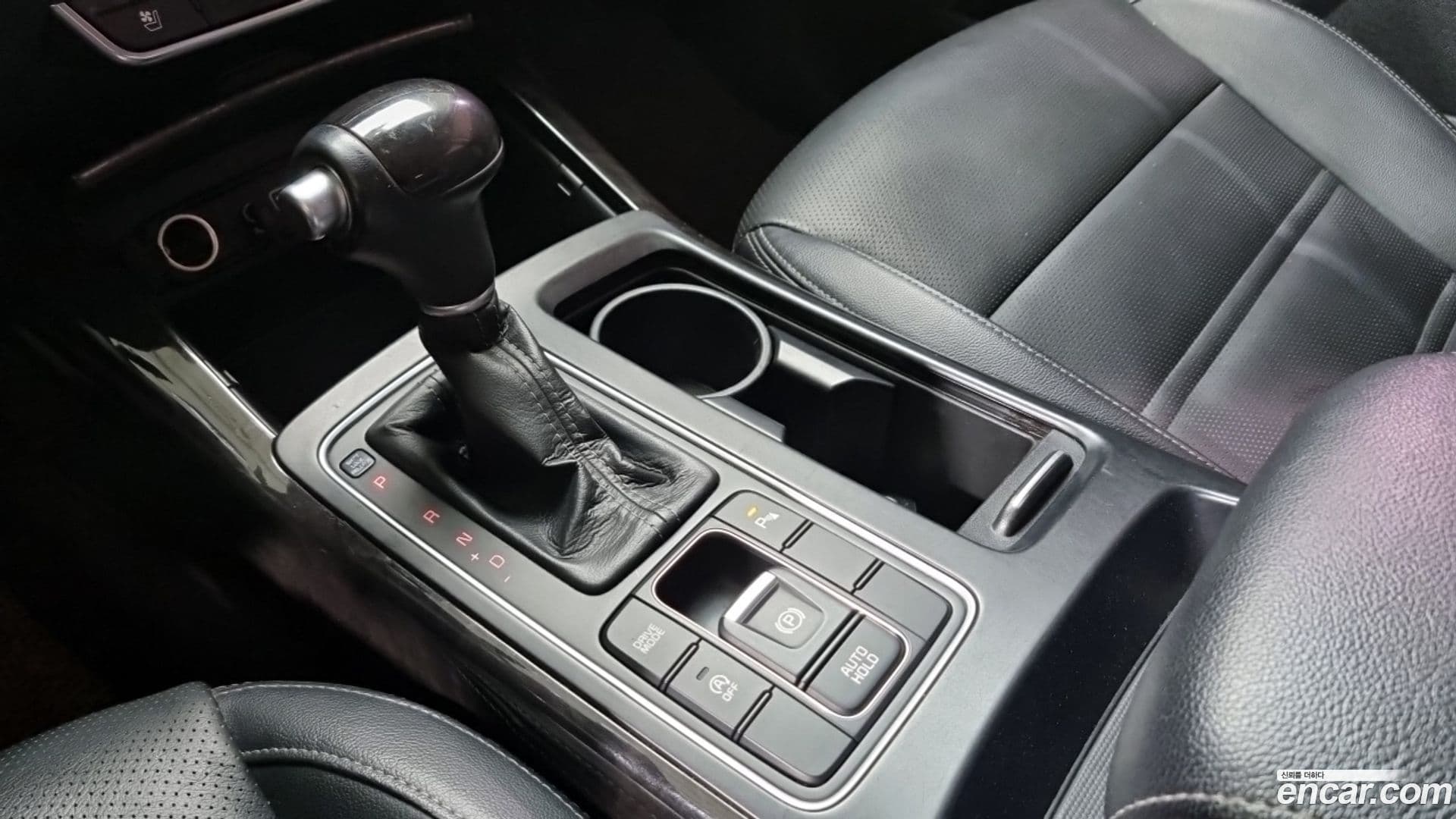 Main__Slider__Photo:Sorento Kia 2016.8-11