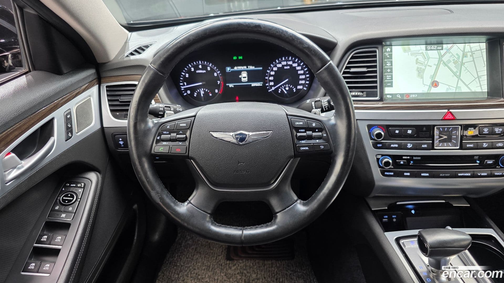 Main__Slider__Photo:G80 Genesis 2016.7-12