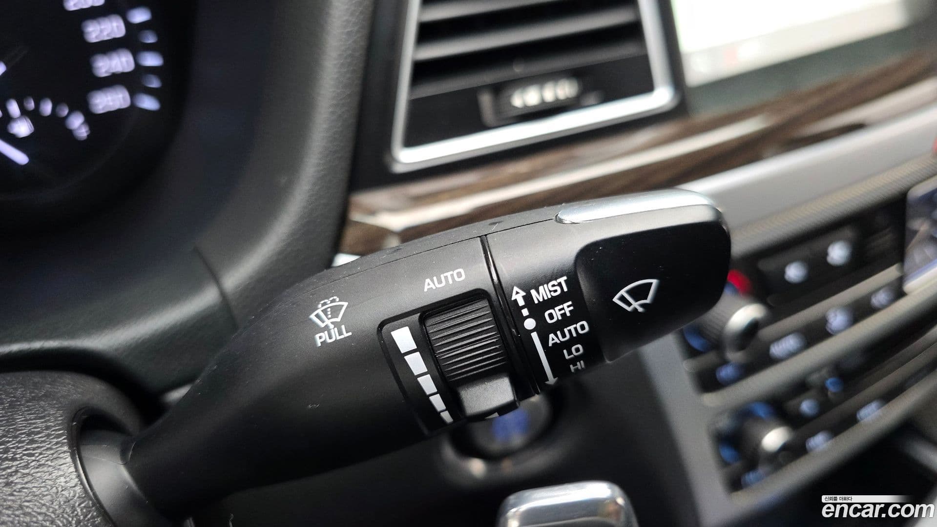 Main__Slider__Photo:G80 Genesis 2016.7-15