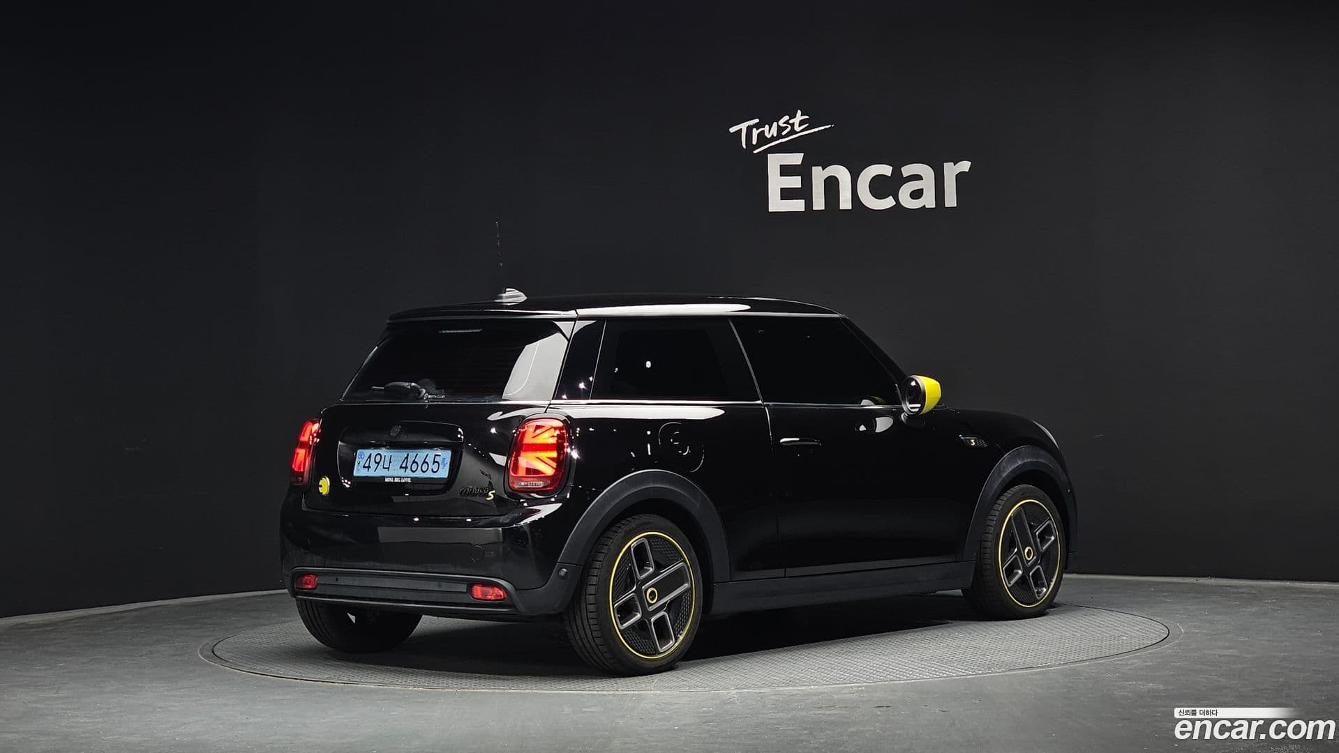 Main__Slider__Photo:Cooper Mini 2022.4-1