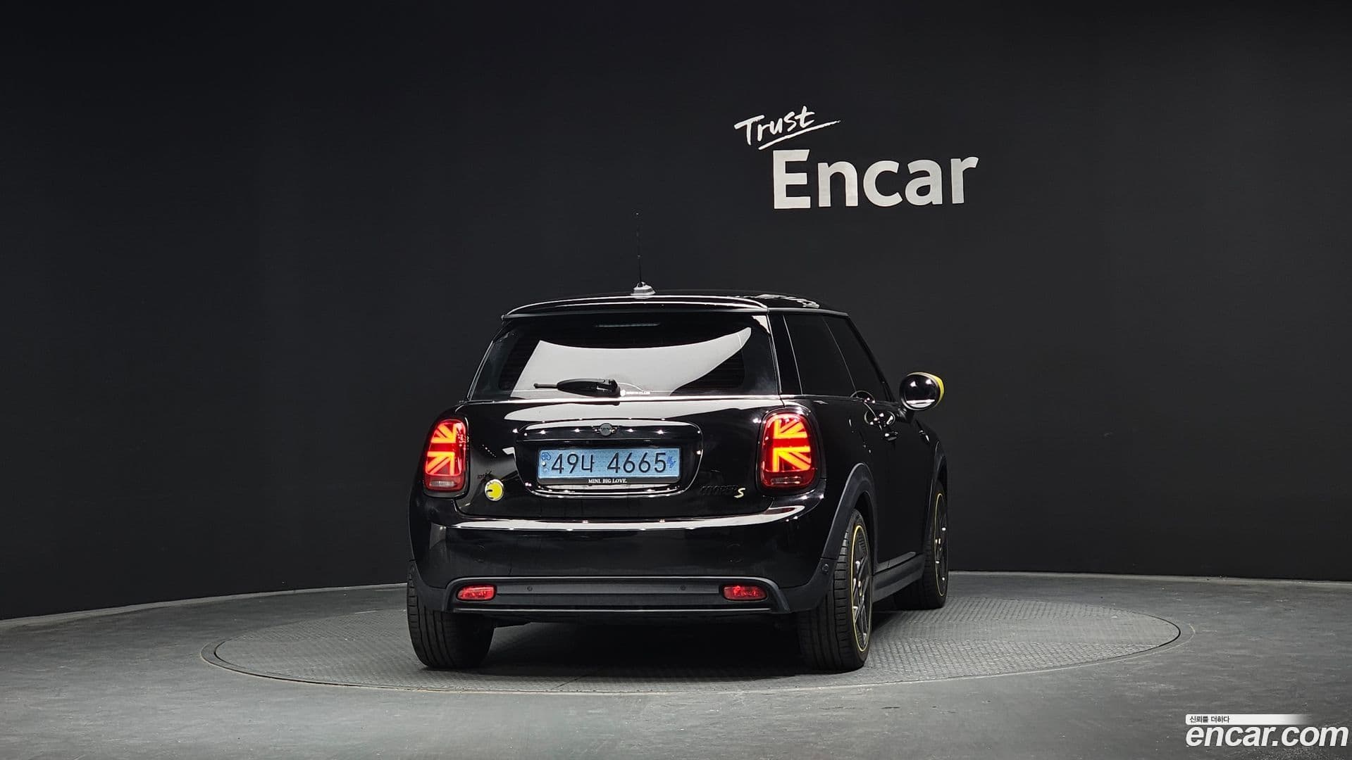 Main__Slider__Photo:Cooper Mini 2022.4-3