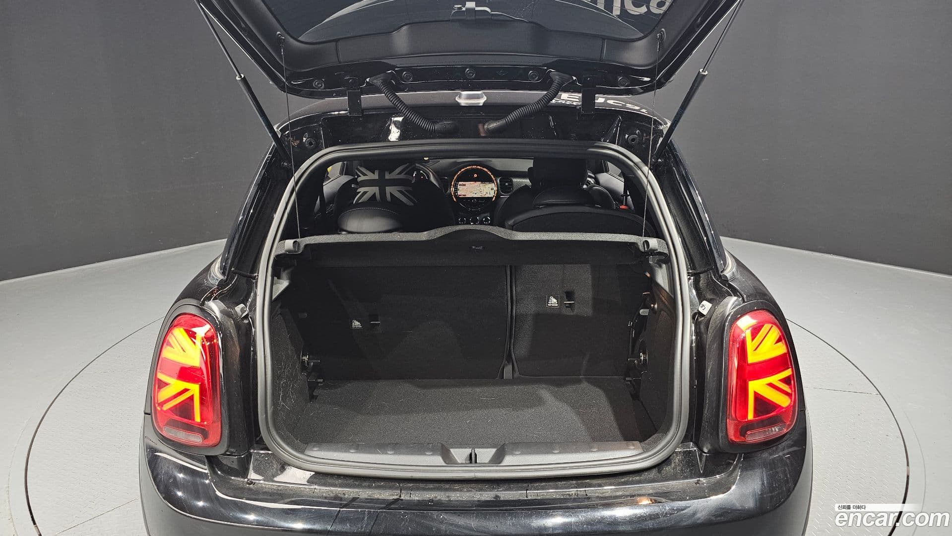 Main__Slider__Photo:Cooper Mini 2022.4-19