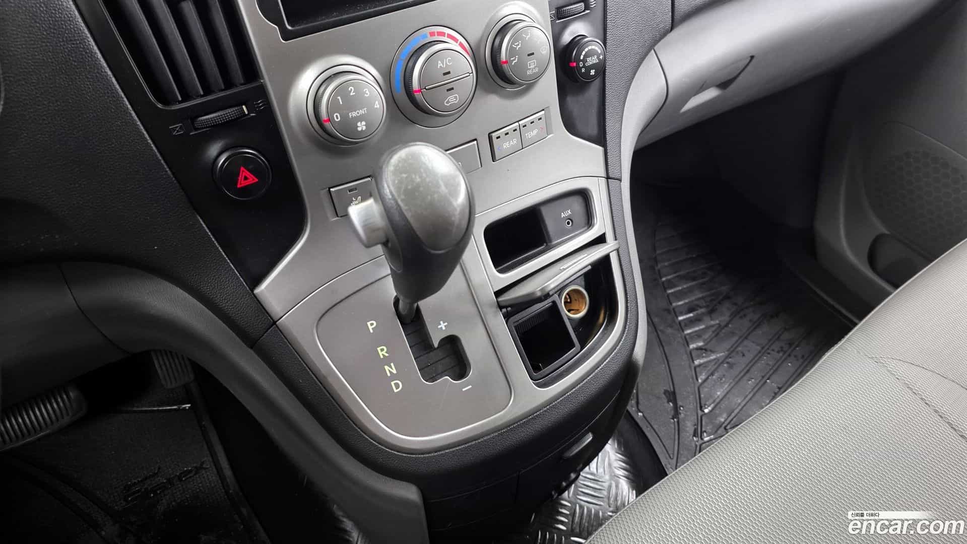 Starex Hyundai 2010.3-INNER-009