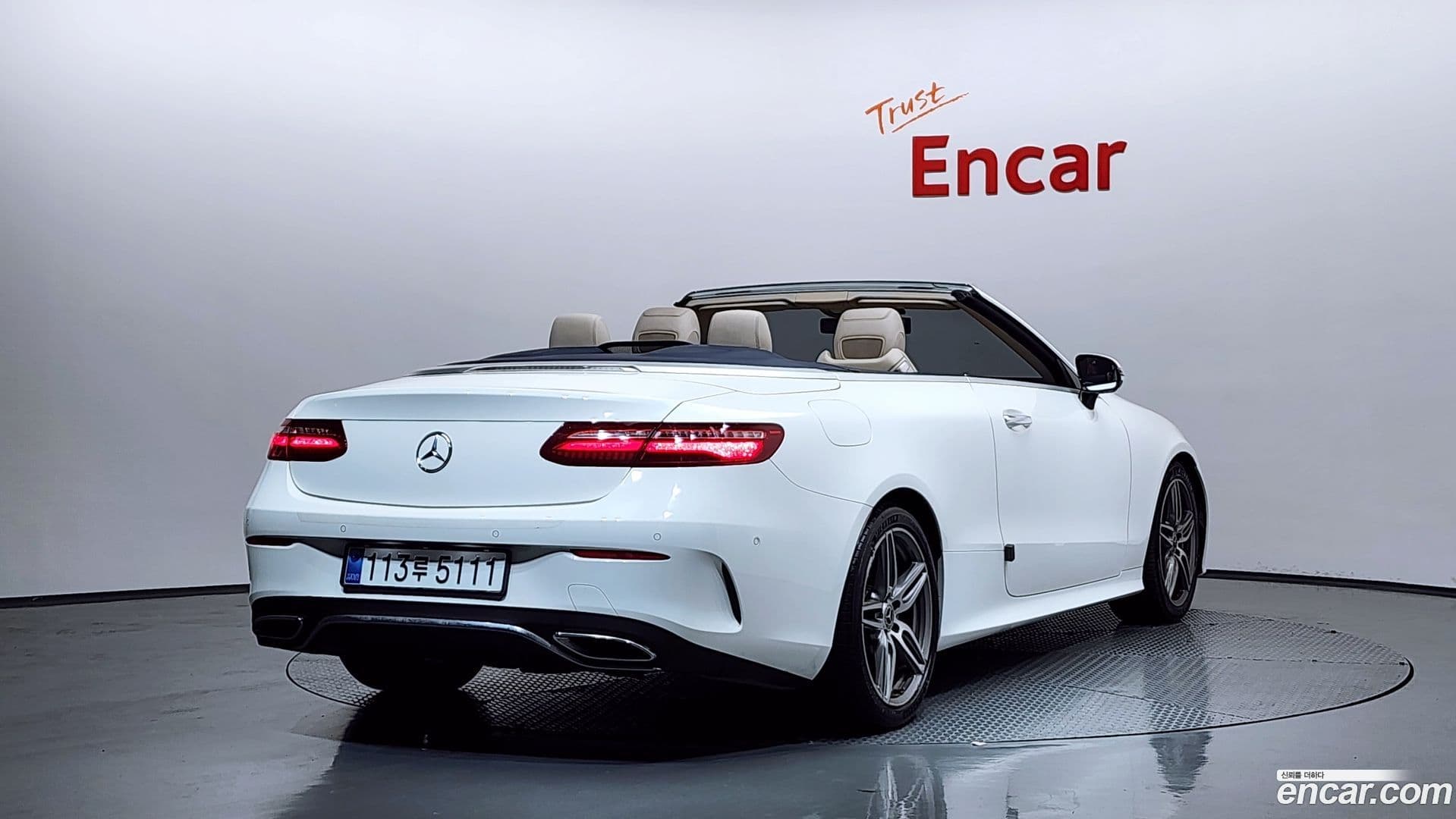 Main__Slider__Photo:E-Class Mercedes-Benz 2018.10-1