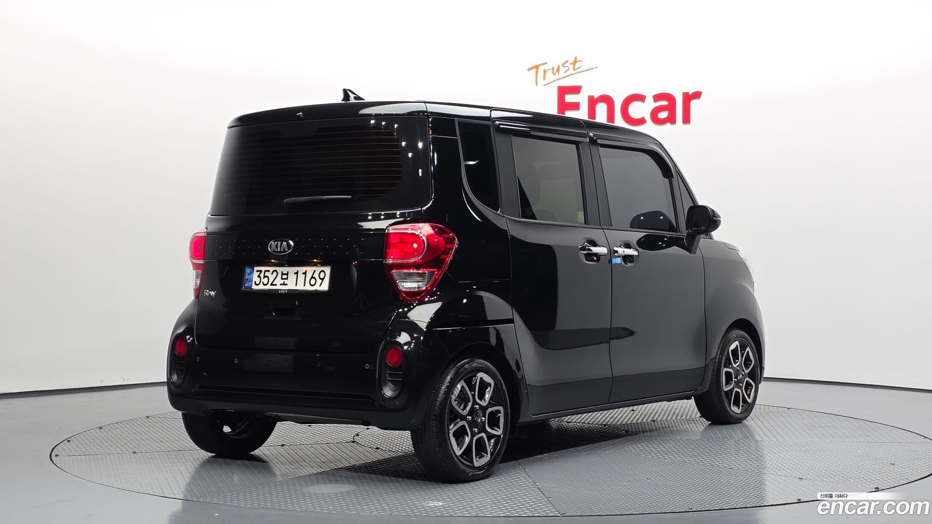 Main__Slider__Photo:RAY Kia 2021.3-1