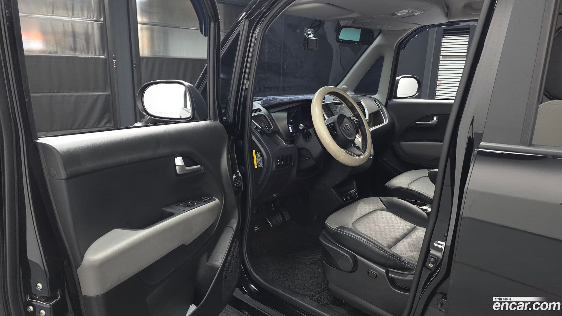 Main__Slider__Photo:RAY Kia 2021.3-9