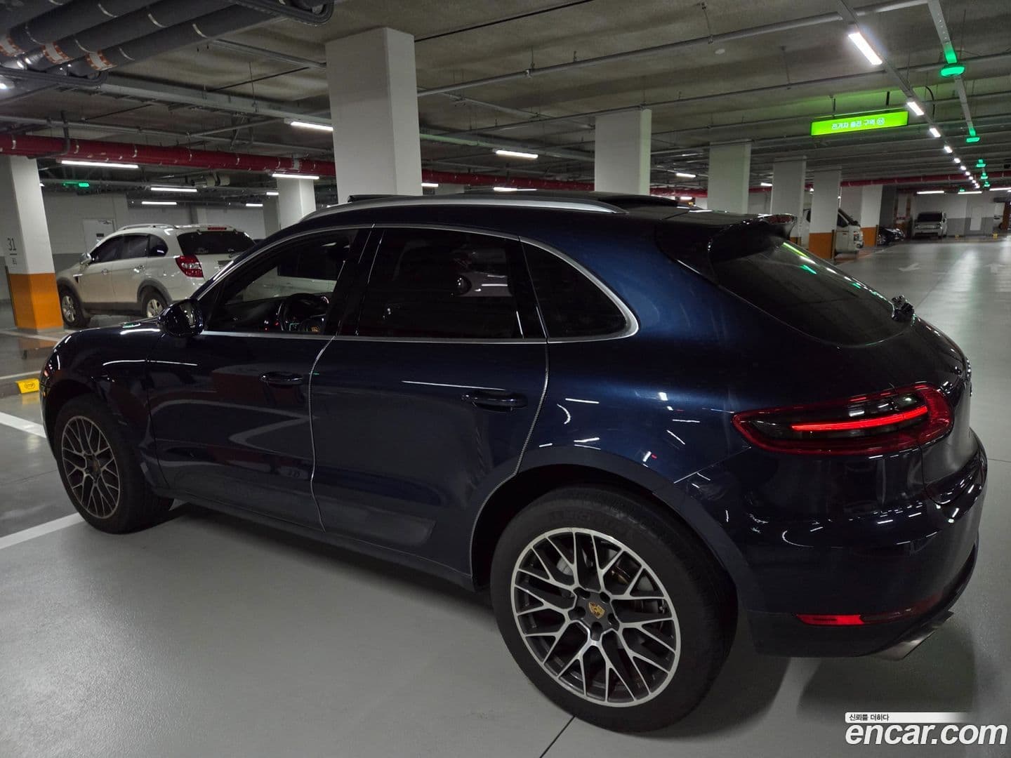 Main__Slider__Photo:Macan Porsche 2015.5-3