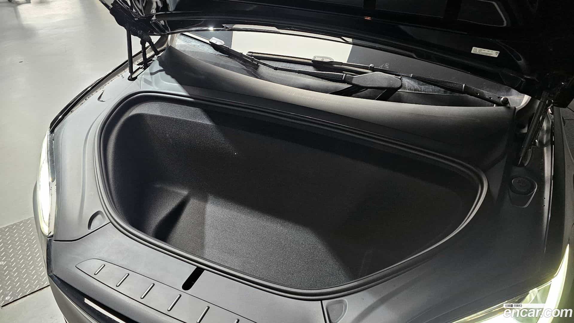 Model X Tesla 2023.5-OUTER-006