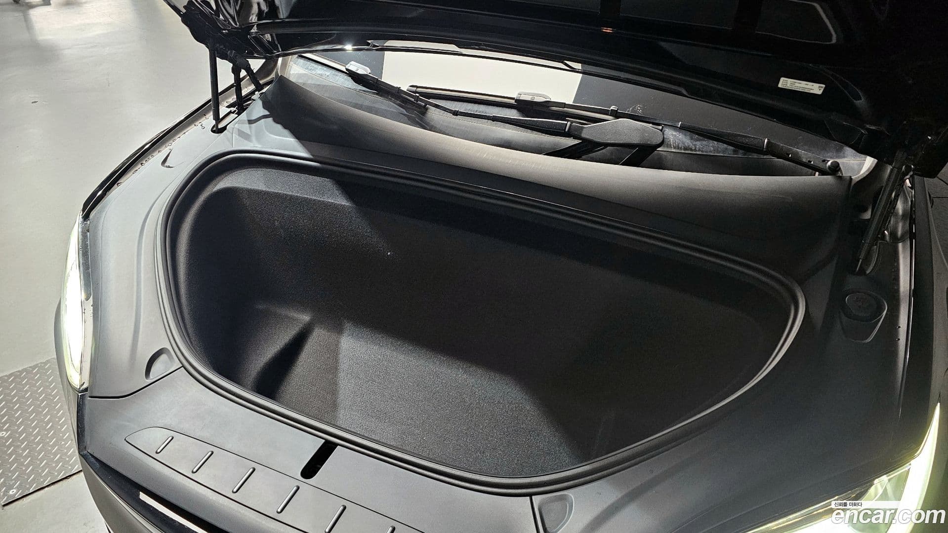 Main__Slider__Photo:Model X Tesla 2023.5-5