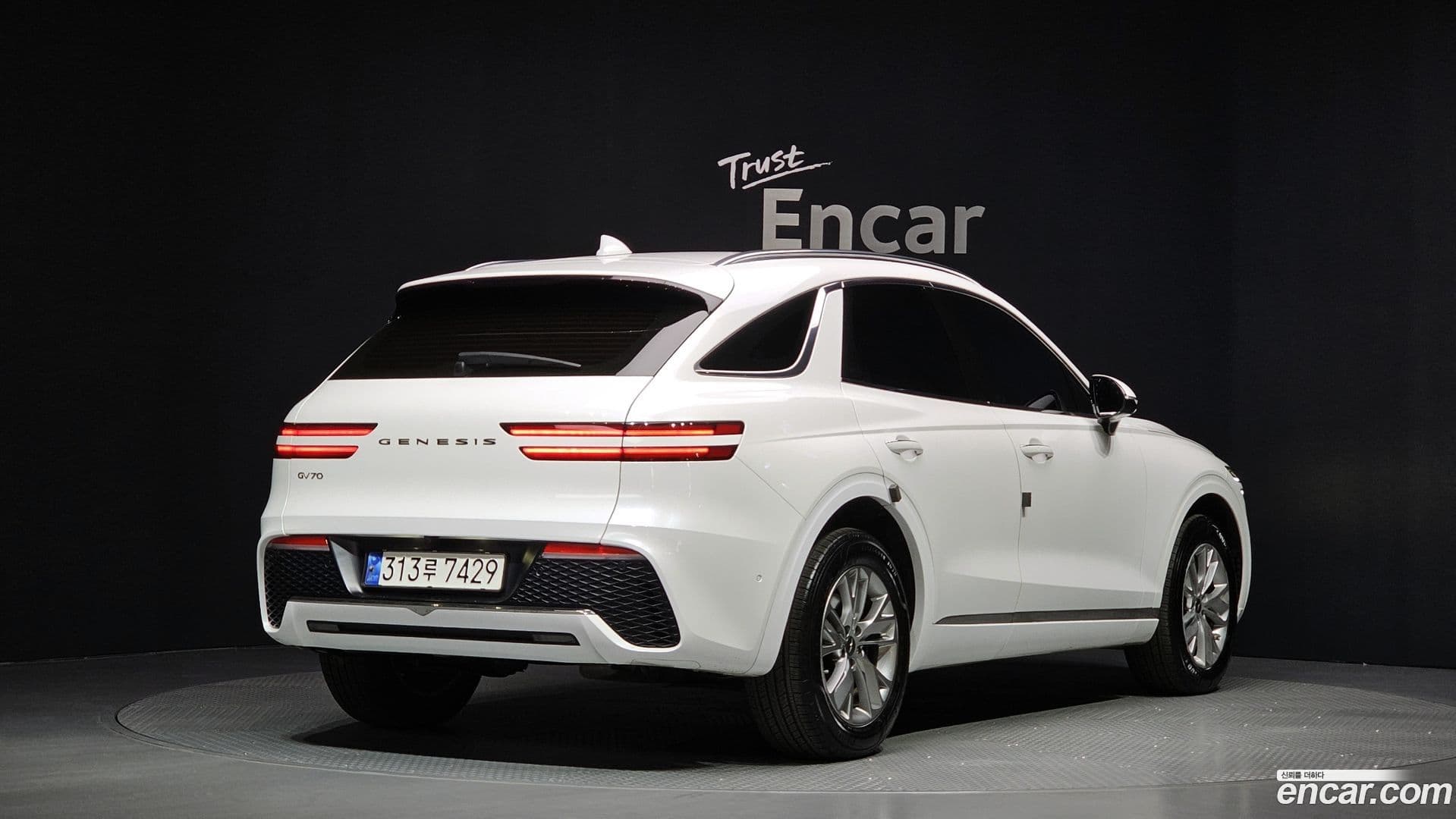 Main__Slider__Photo:GV70 Genesis 2021.2-1