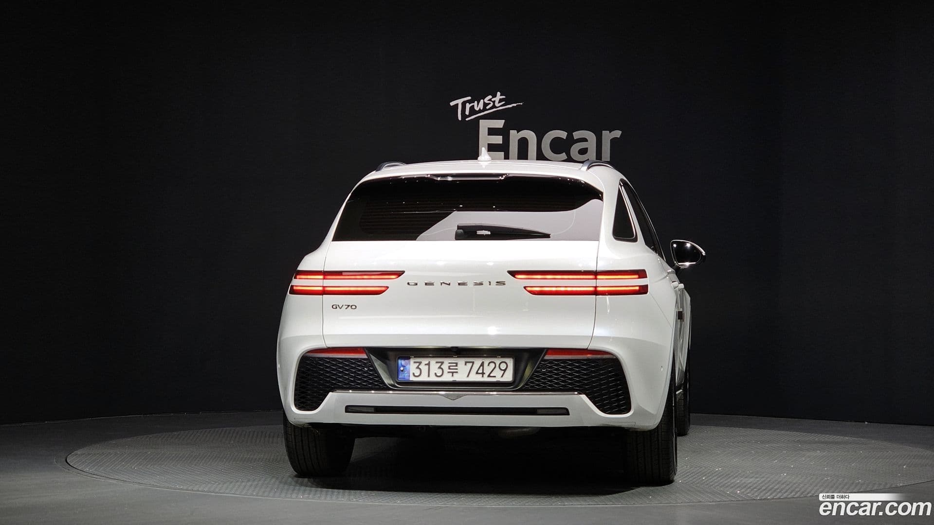 Main__Slider__Photo:GV70 Genesis 2021.2-3