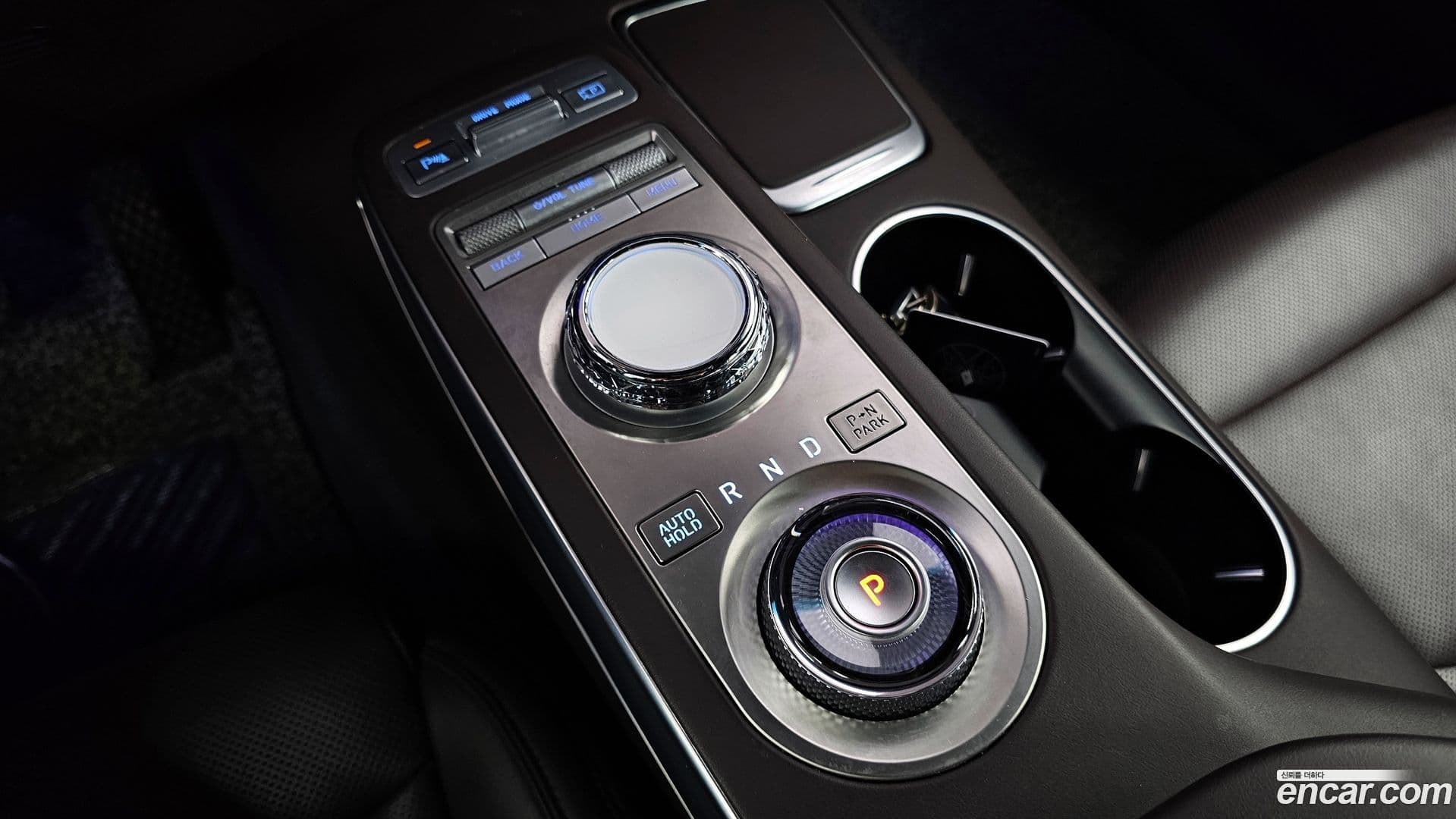 Main__Slider__Photo:GV70 Genesis 2021.2-8