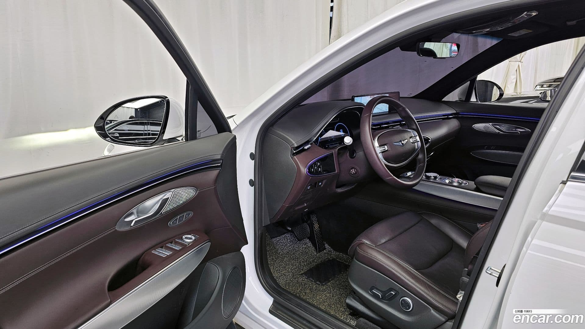 Main__Slider__Photo:GV70 Genesis 2021.2-9