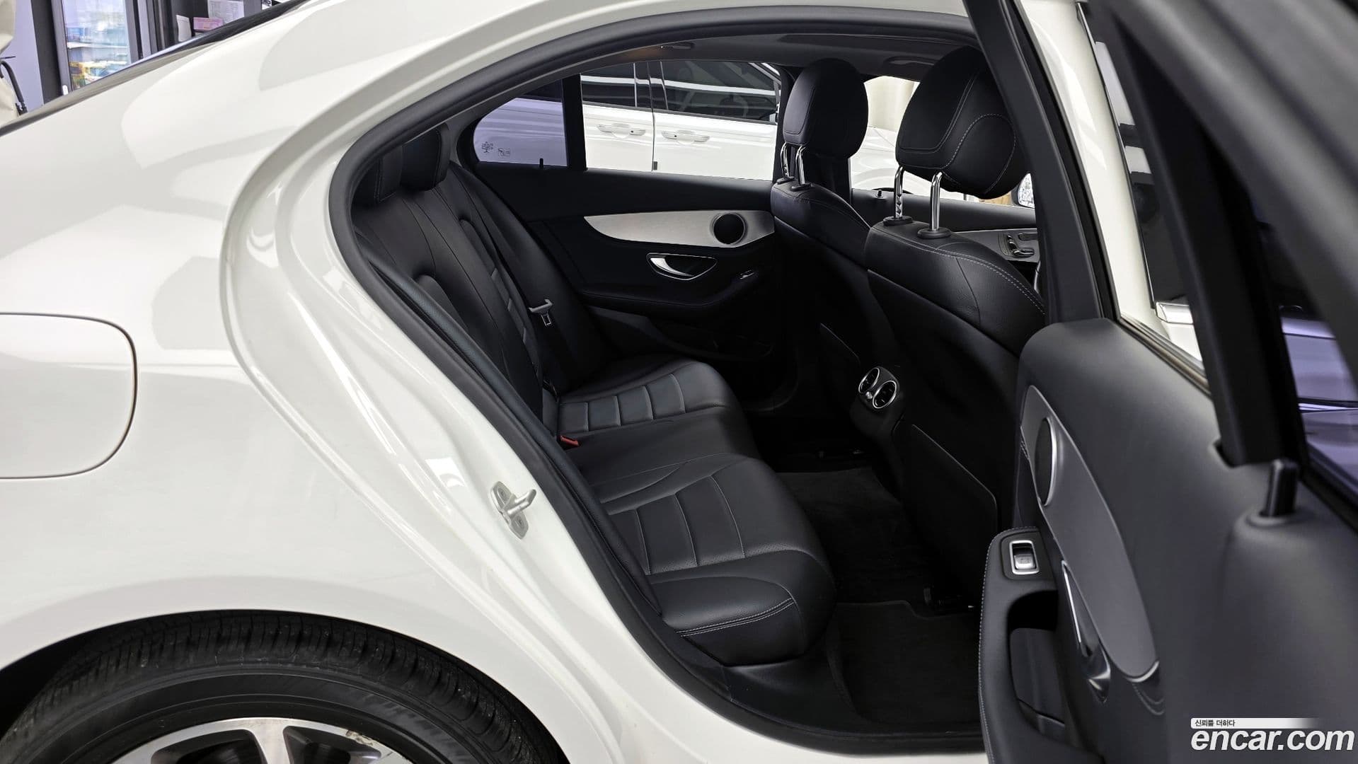 Main__Slider__Photo:C-Class Mercedes-Benz 2014.7-11