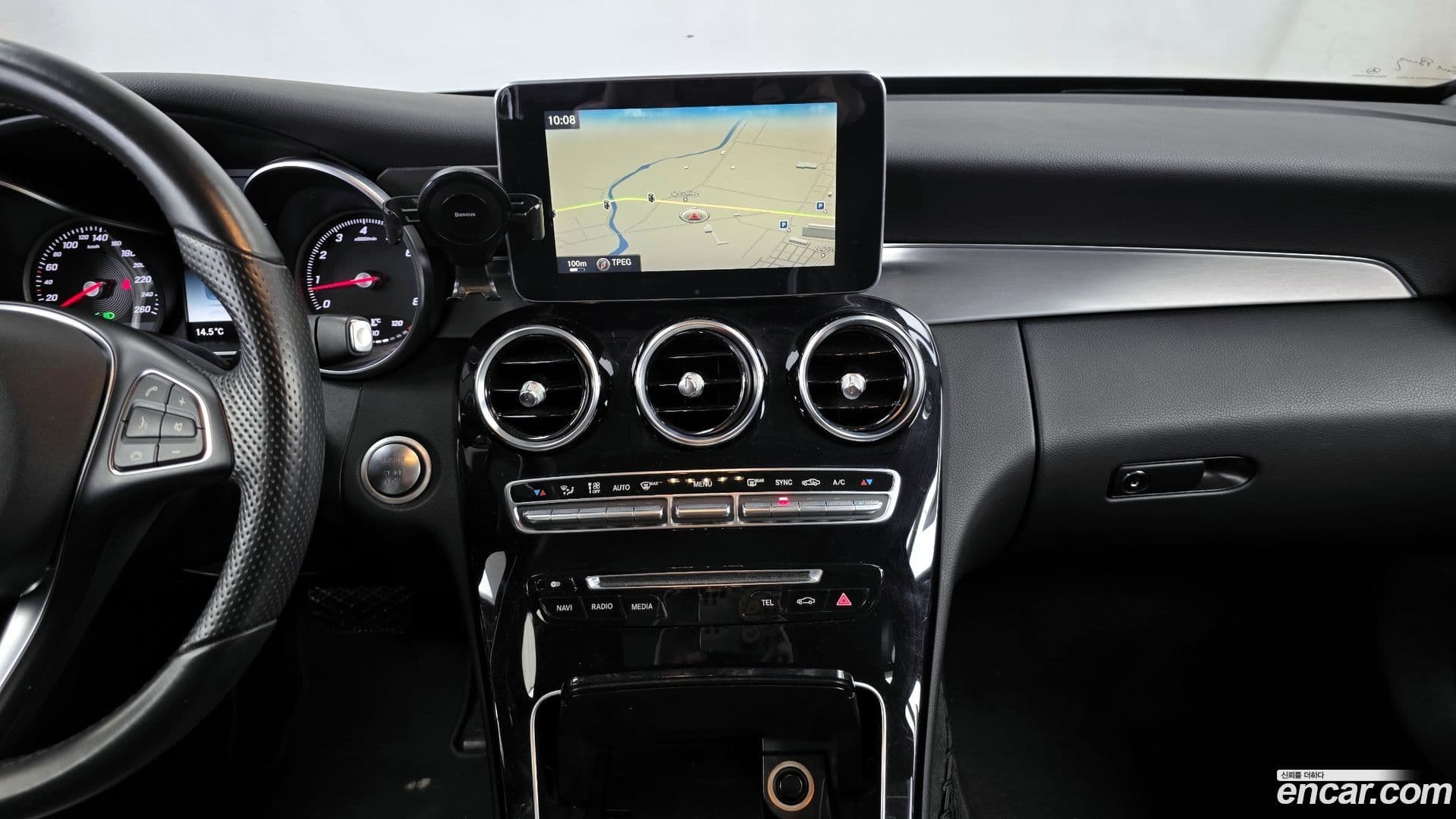 Main__Slider__Photo:C-Class Mercedes-Benz 2014.7-13