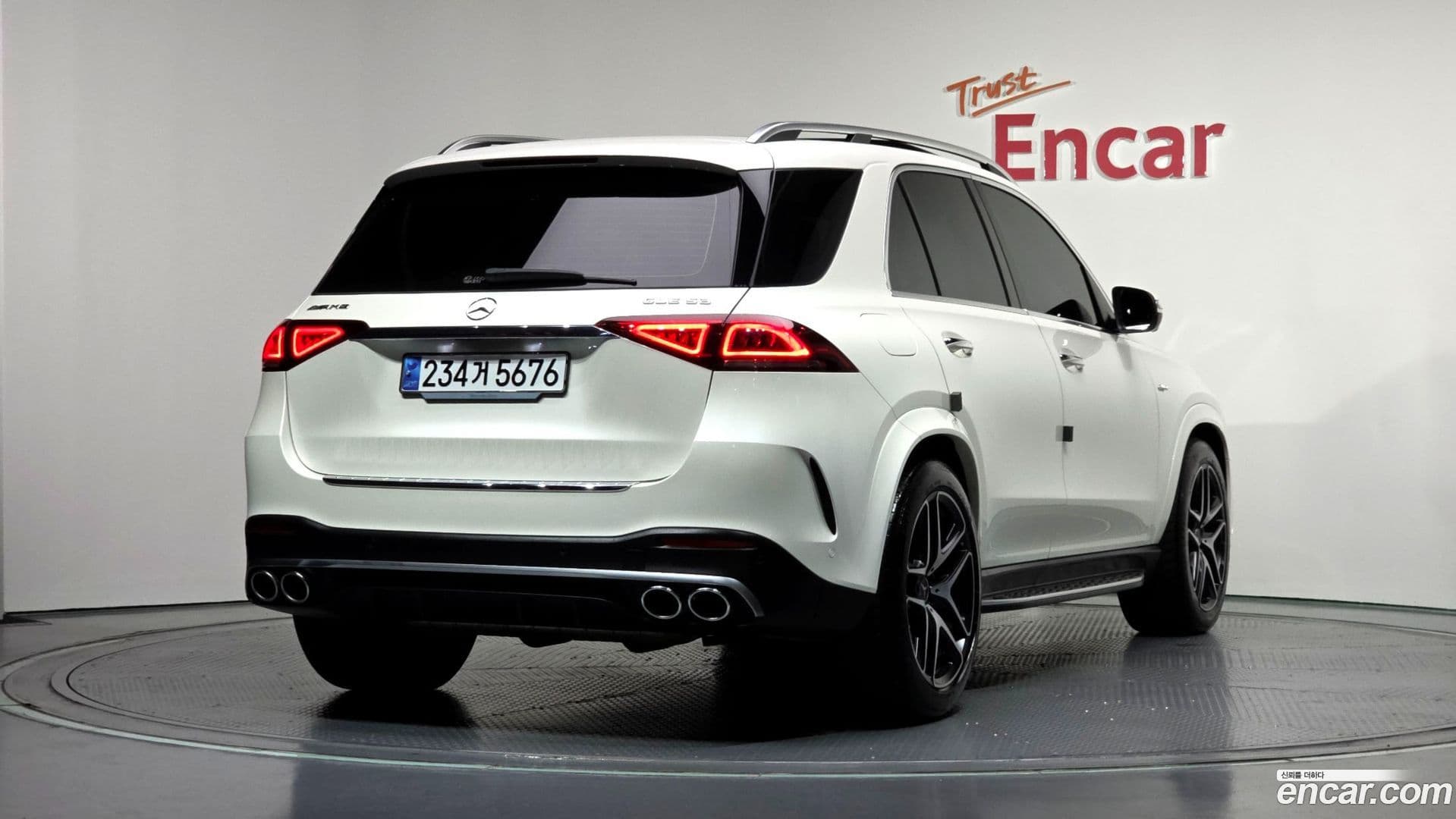 Main__Slider__Photo:GLE-Class Mercedes-Benz 2023.7-1