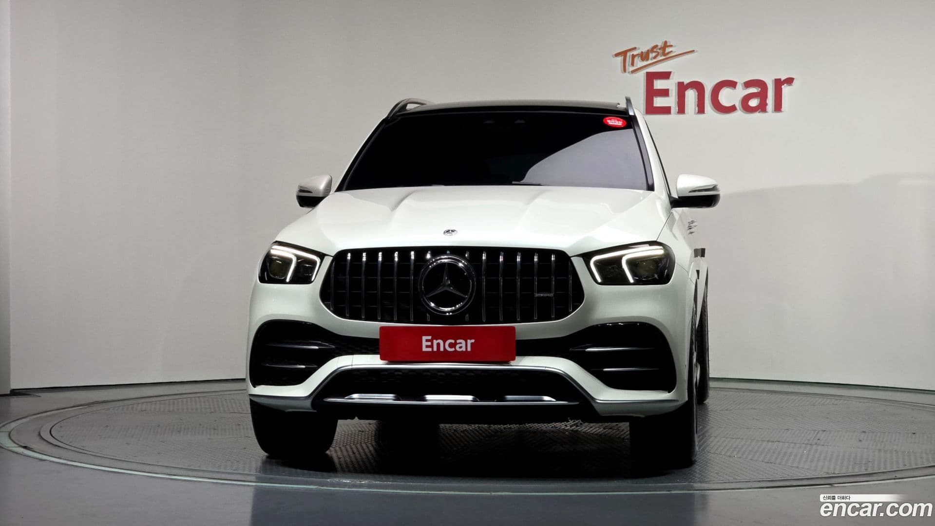 Main__Slider__Photo:GLE-Class Mercedes-Benz 2023.7-2