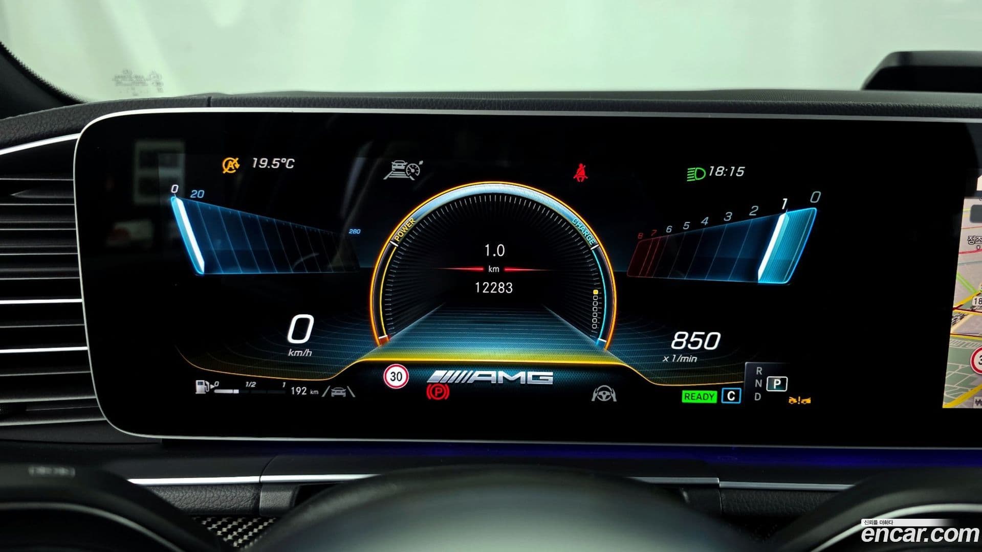 Main__Slider__Photo:GLE-Class Mercedes-Benz 2023.7-5