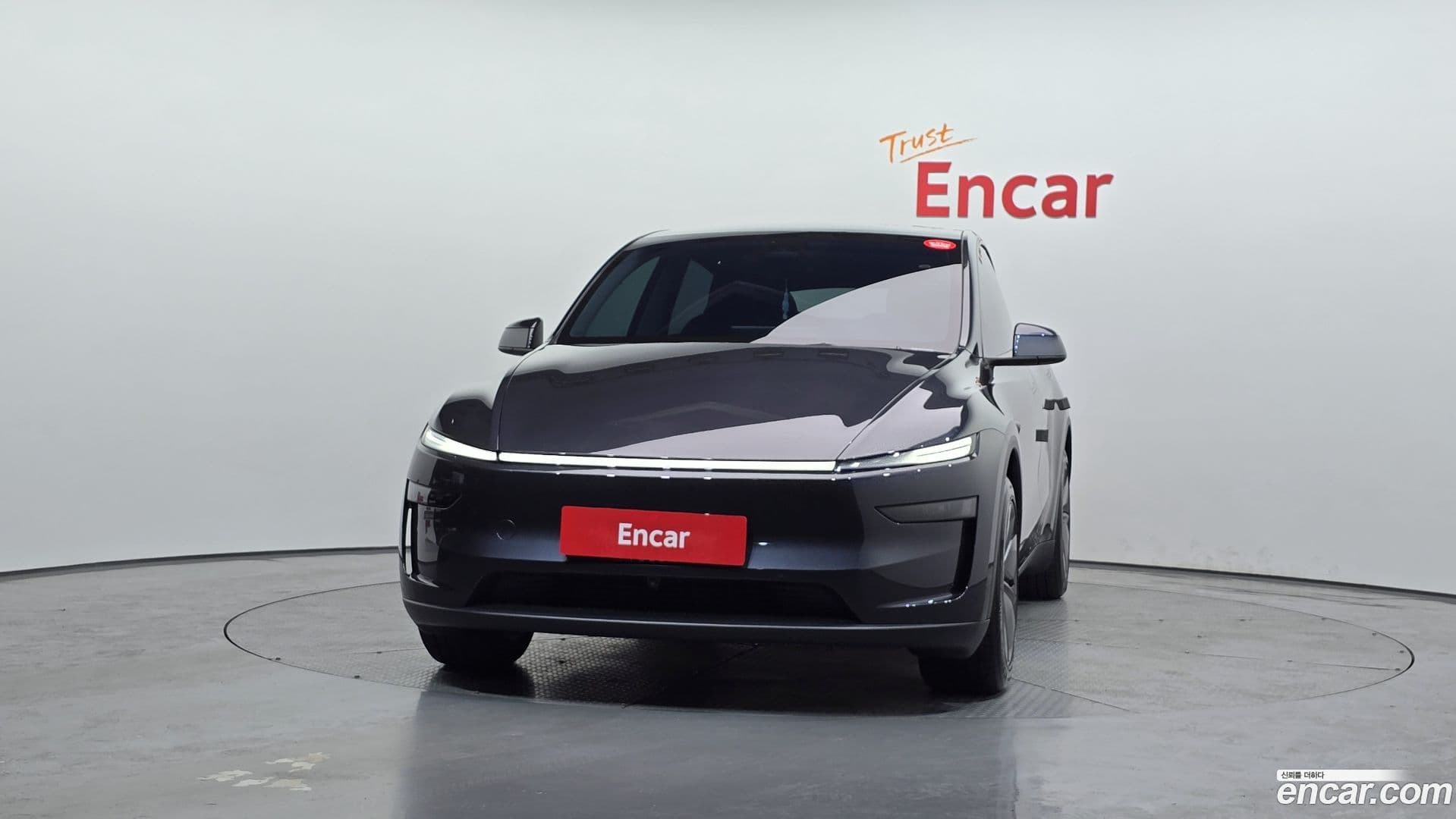 Main__Slider__Photo:Model Y Tesla 2025.8-2