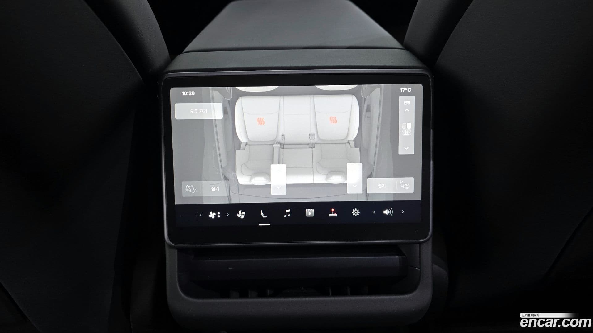 Main__Slider__Photo:Model Y Tesla 2025.8-18