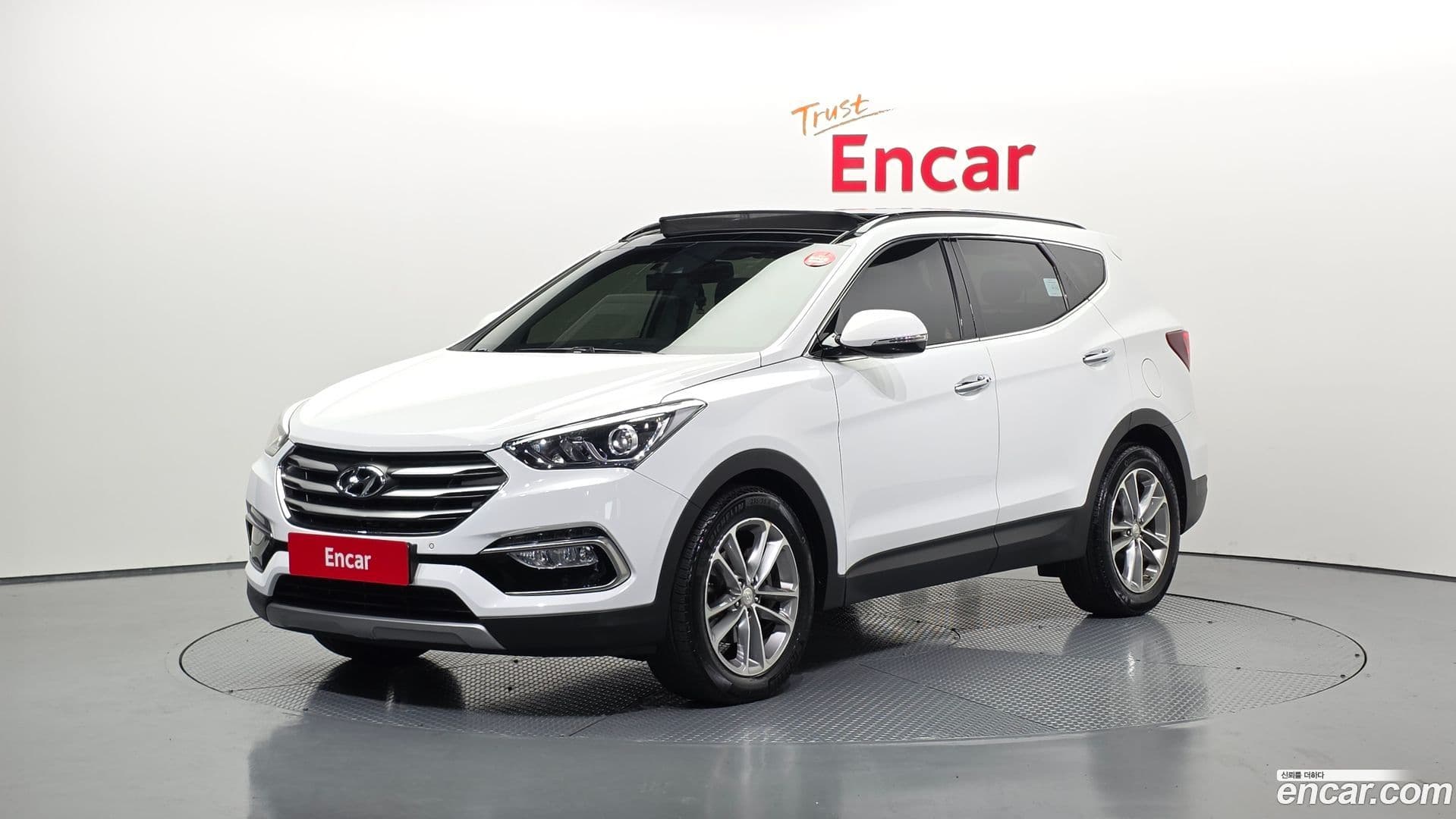 Main__Slider__Photo:Santafe Hyundai 2015.7-0
