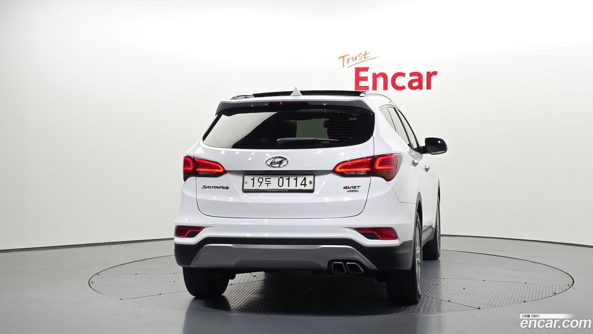 Main__Slider__Photo:Santafe Hyundai 2015.7-3